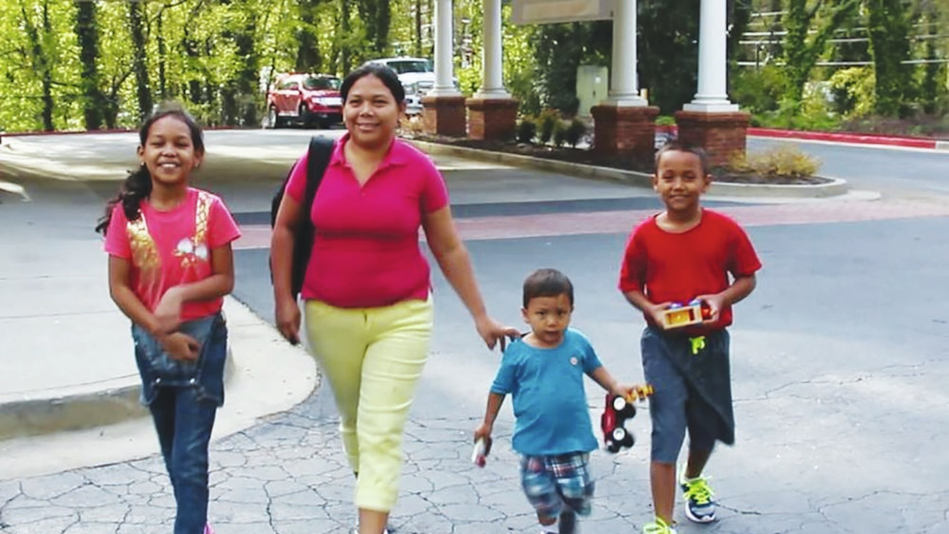 Belkis Flores with her children Joseline, Jonathan and Carlos at a hotel in Atlanta. Johanes Roselló/MundoHispanico