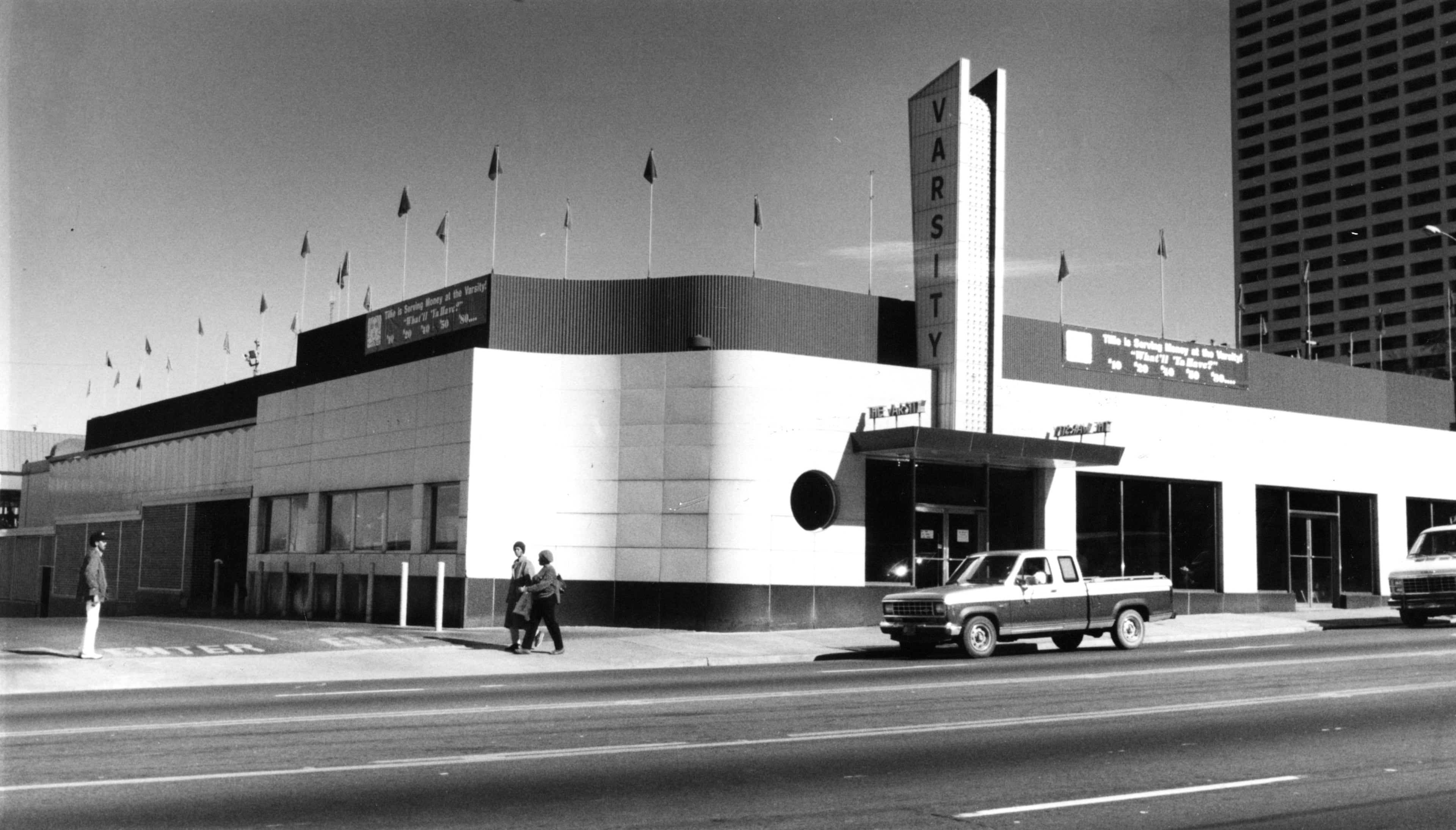 The Varsity restaurant is an Atlanta landmark. Photo taken January 31, 1989. (RENEE' HANNANS/AJC staff)