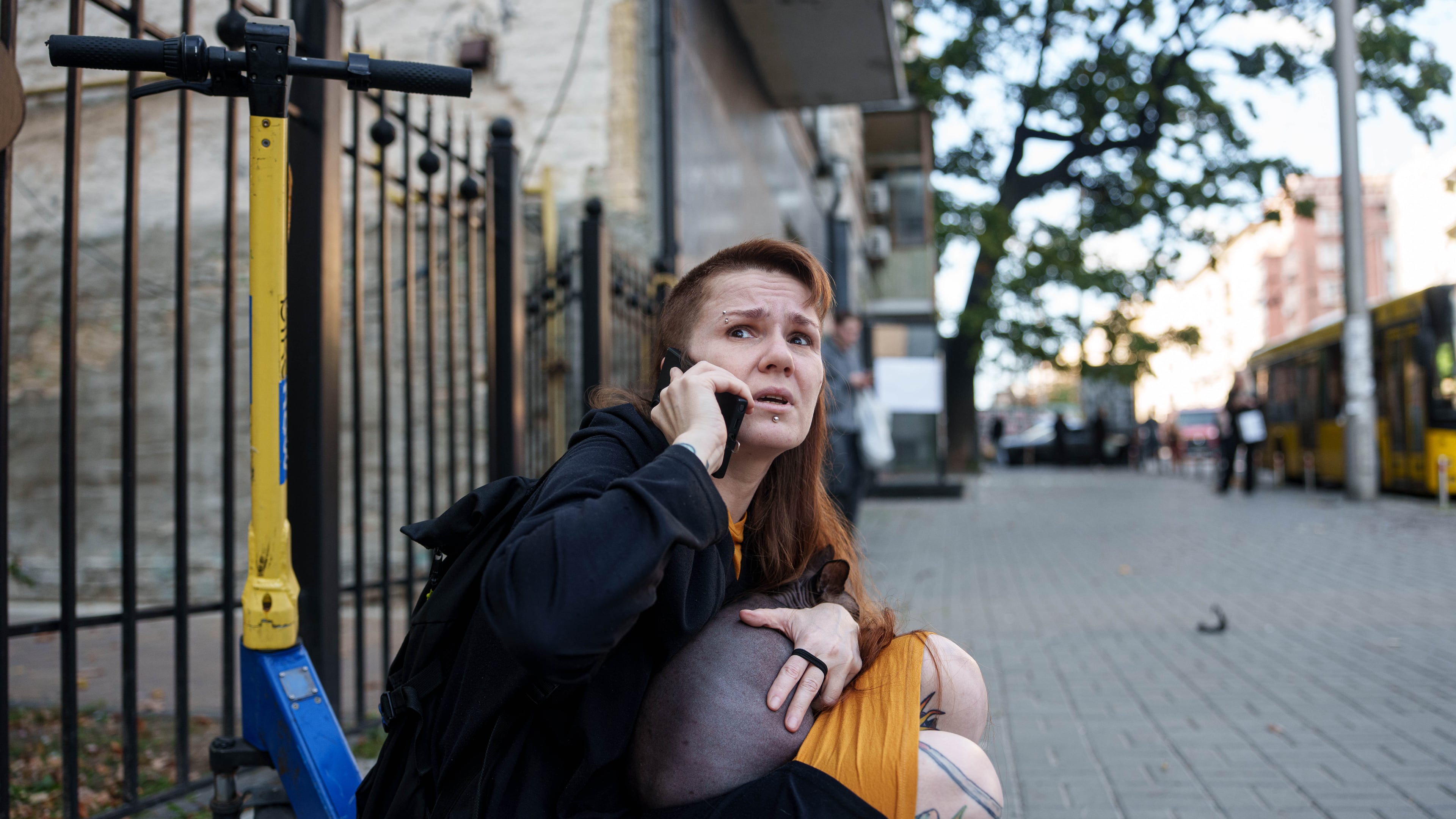A woman reacts after a Russian drone strike on central Kyiv, Ukraine, Monday, Sept. 28, 2026. (AP Photo/Evgeniy Maloletka)