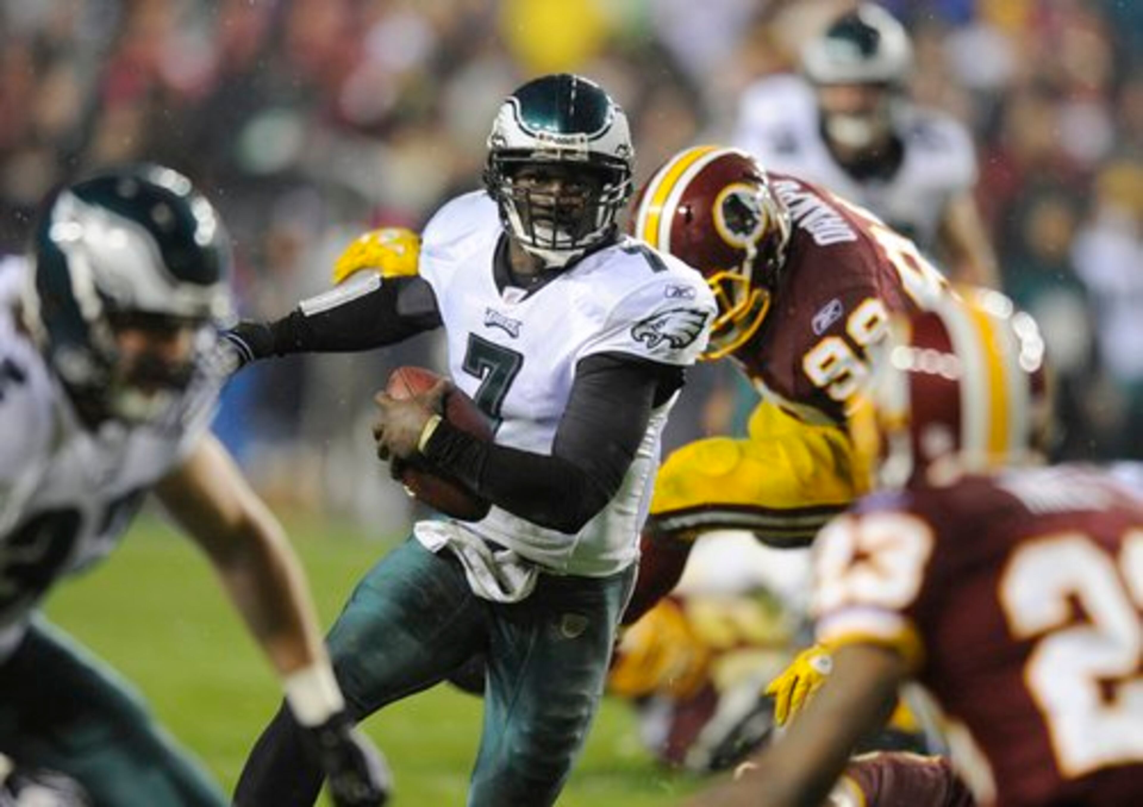 6. EAGLES (6-3): Michael Vick's historic performance against the Redskins vaulted the Eagles to the No. 2 spot in scoring and total offense in the NFL (28.6 ppg, 400 yards average total offense). The defense in turn allows 324 ypg and 23.8 ppg.