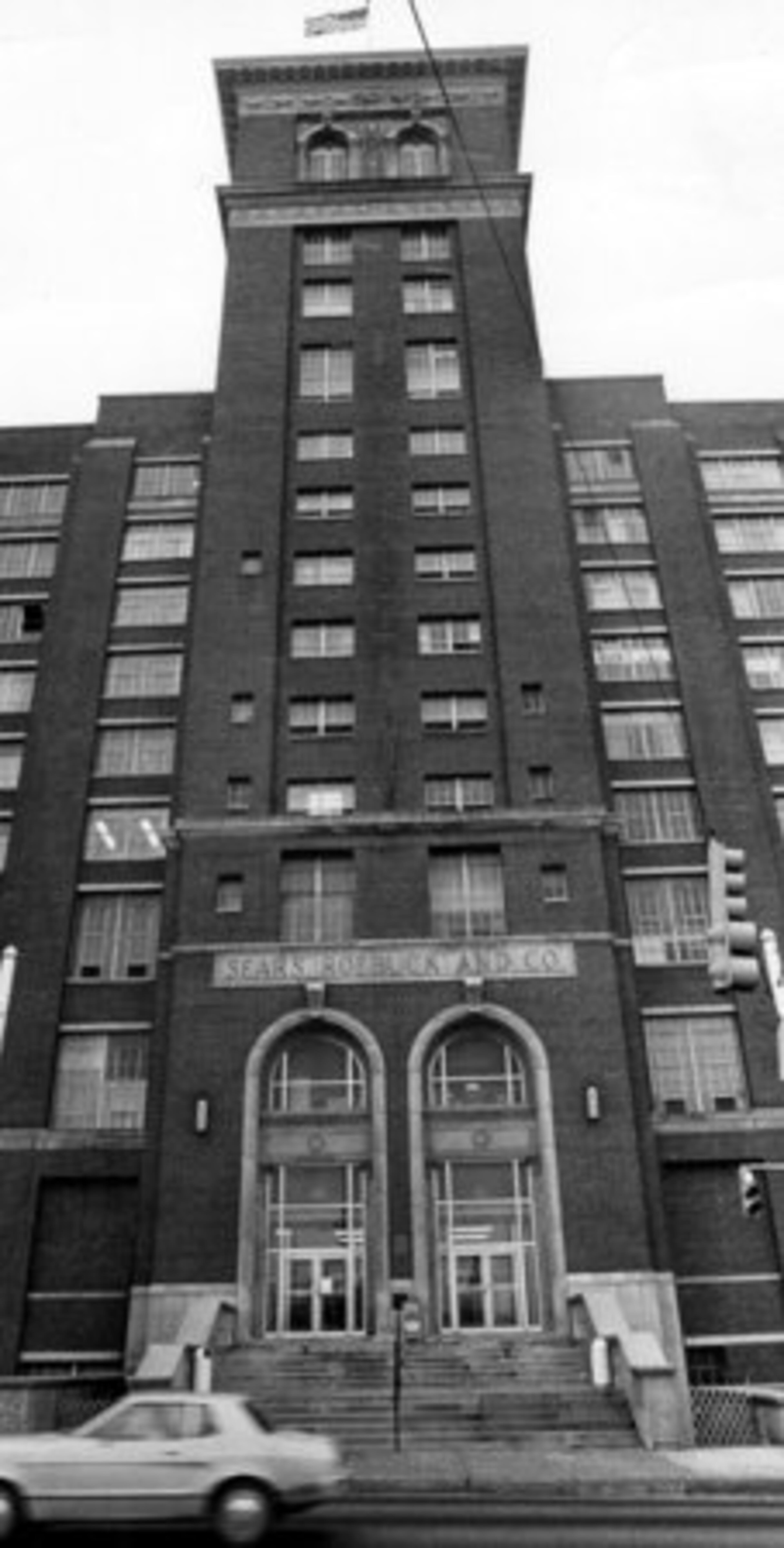 The Sears building on Ponce de Leon in 1979.
