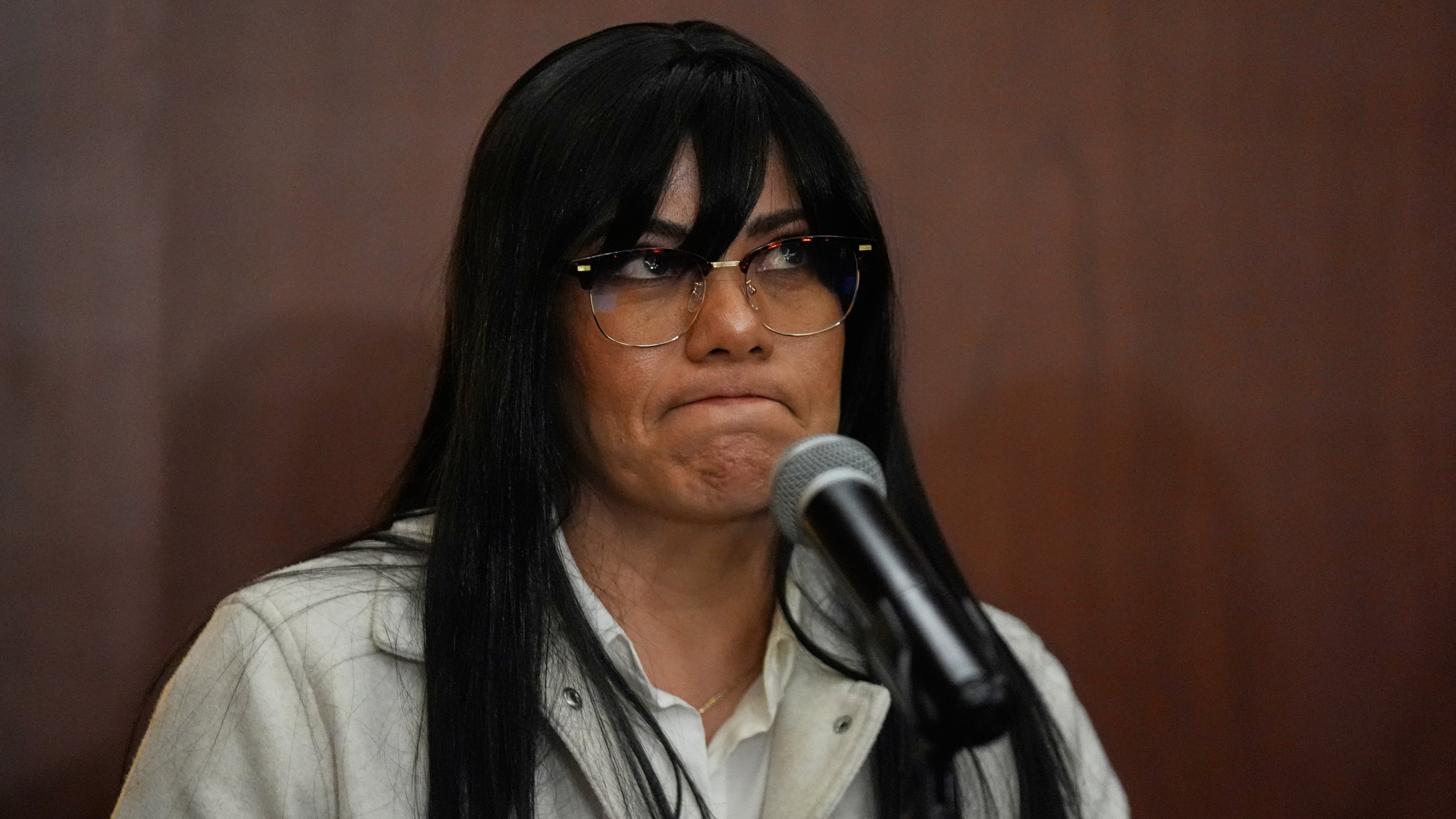 Vanesa Guzman Sanchez, the partner of Juan Pedro Saldívar Farías, who was detained and sent by Mexican authorities to the US without formal extradition proceedings, gives a press conference in Mexico City, Monday, Jan. 26, 2026. (AP Photo/Fernando Llano)