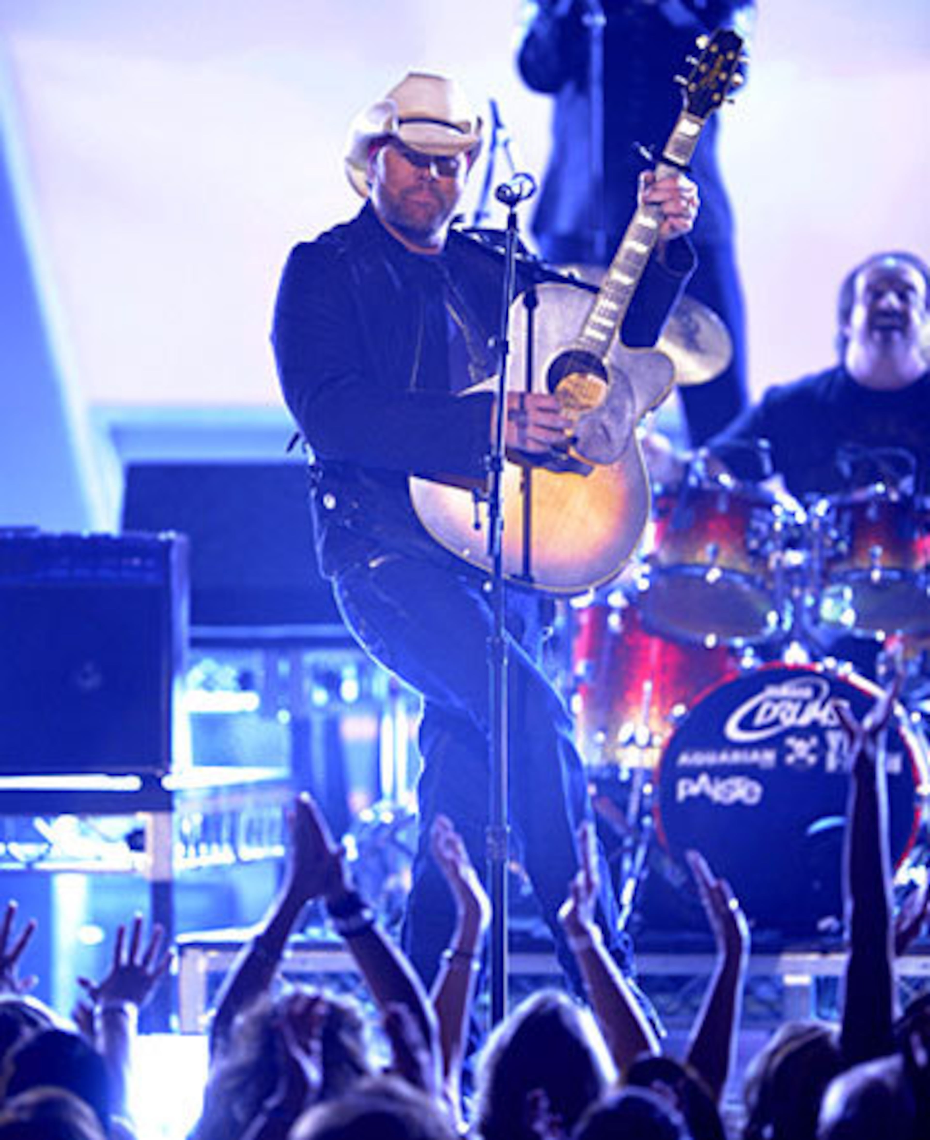 Toby Keith performs "God Love Her."