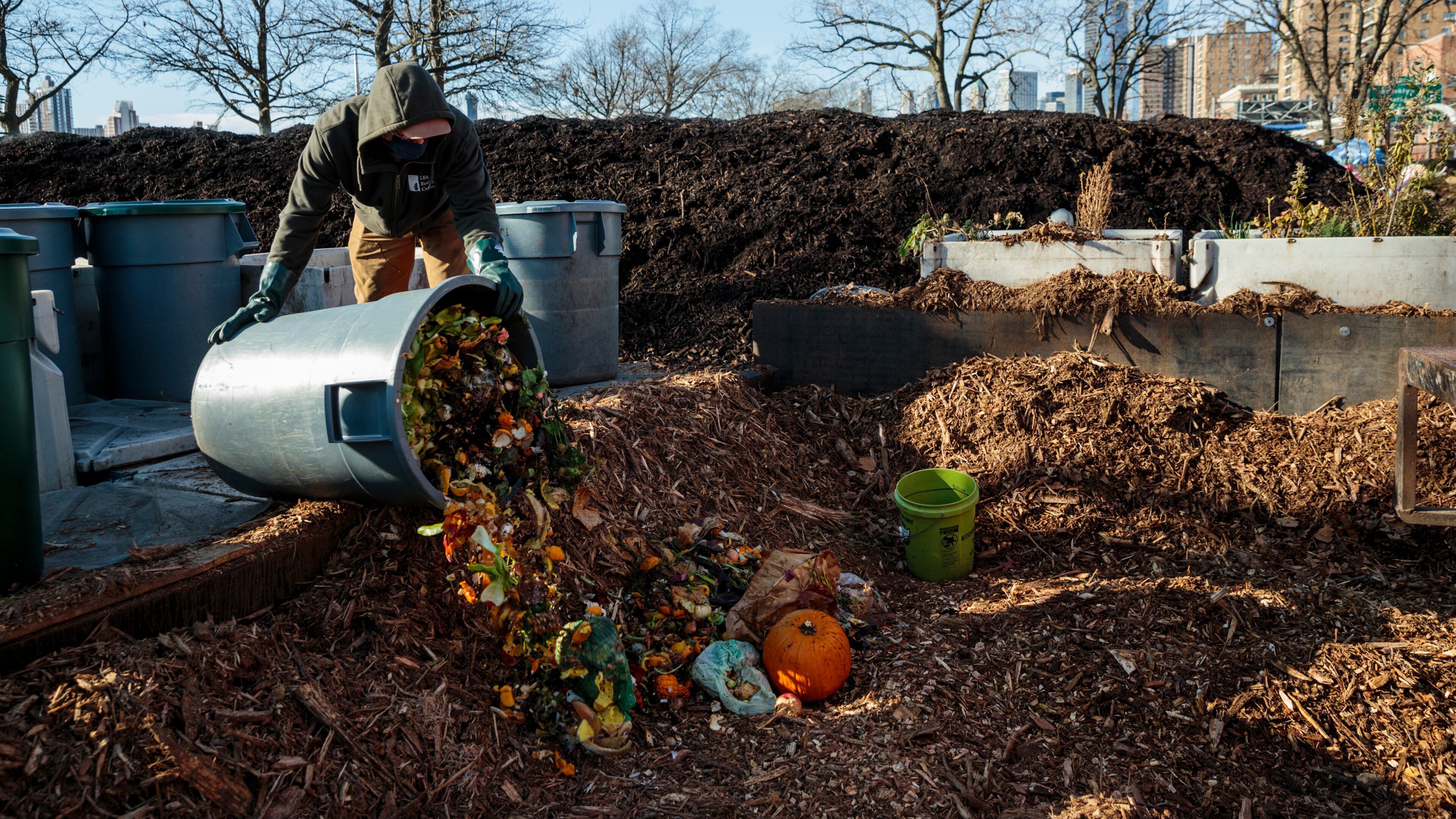 **EMBARGO: No electronic distribution, Web posting or street sales before WEDNESDAY 11:50 P.M. ET JAN. 25, 2023. No exceptions for any reasons. EMBARGO set by source.** FILE — A worker sorts through food scraps at the East River Compost Yard in Manhattan, on Dec. 15, 2020. A decade after Michael R. Bloomberg co-opted a line from “Star Trek” to declare composting the “final recycling frontier,” New York City is finally poised to unveil plans to implement what it is calling the nation’s largest composting program. (Sarah Blesener/The New York Times)