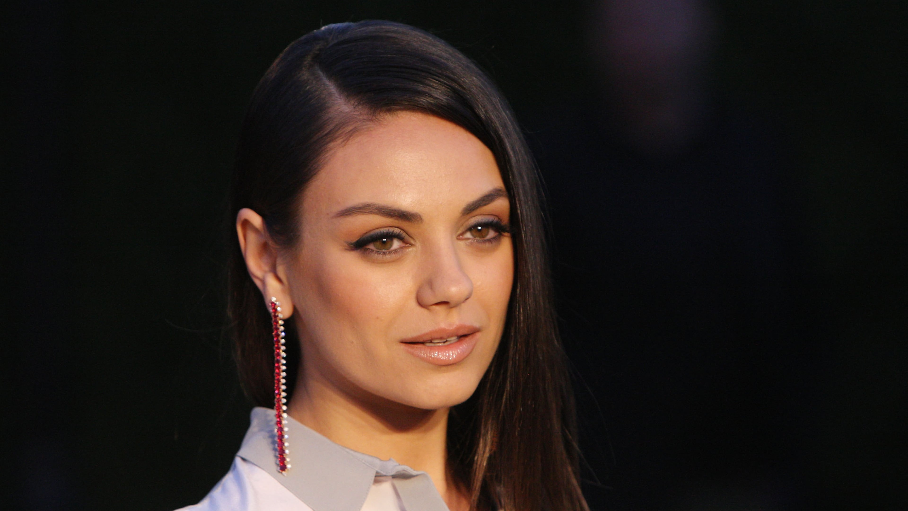 LOS ANGELES, CA - APRIL 16: Actress Mila Kunis attends the Burberry "London in Los Angeles" event at Griffith Observatory on April 16, 2015 in Los Angeles, California. (Photo by David Buchan/Getty Images)