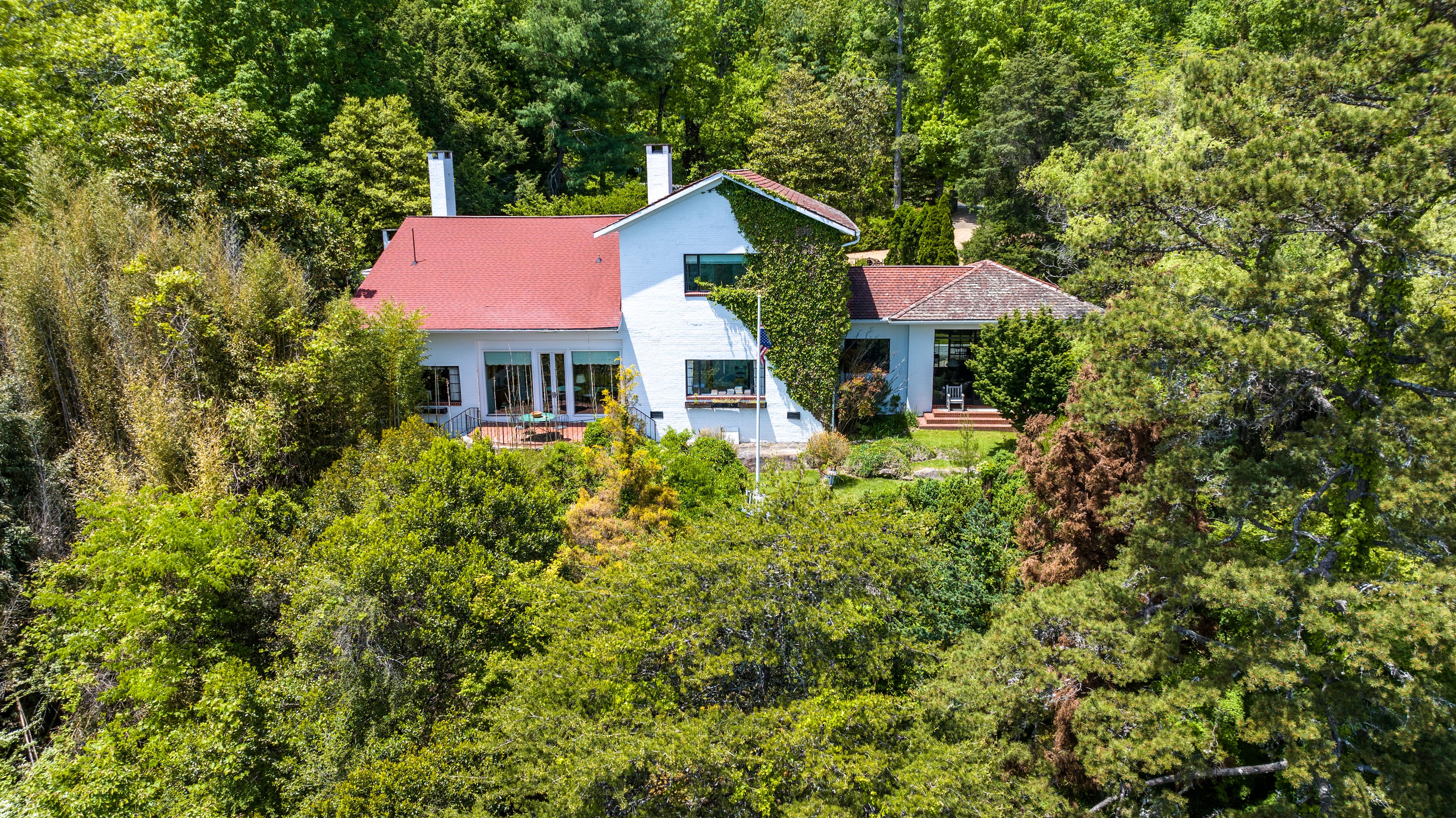 An Atlanta mansion once owned by famous attorney Bobby Lee Cook, the inspiration for TV's "Matlock," has hit Georgia's housing market.
Courtesy of Keith Beauchamp of KB Aerial imaging