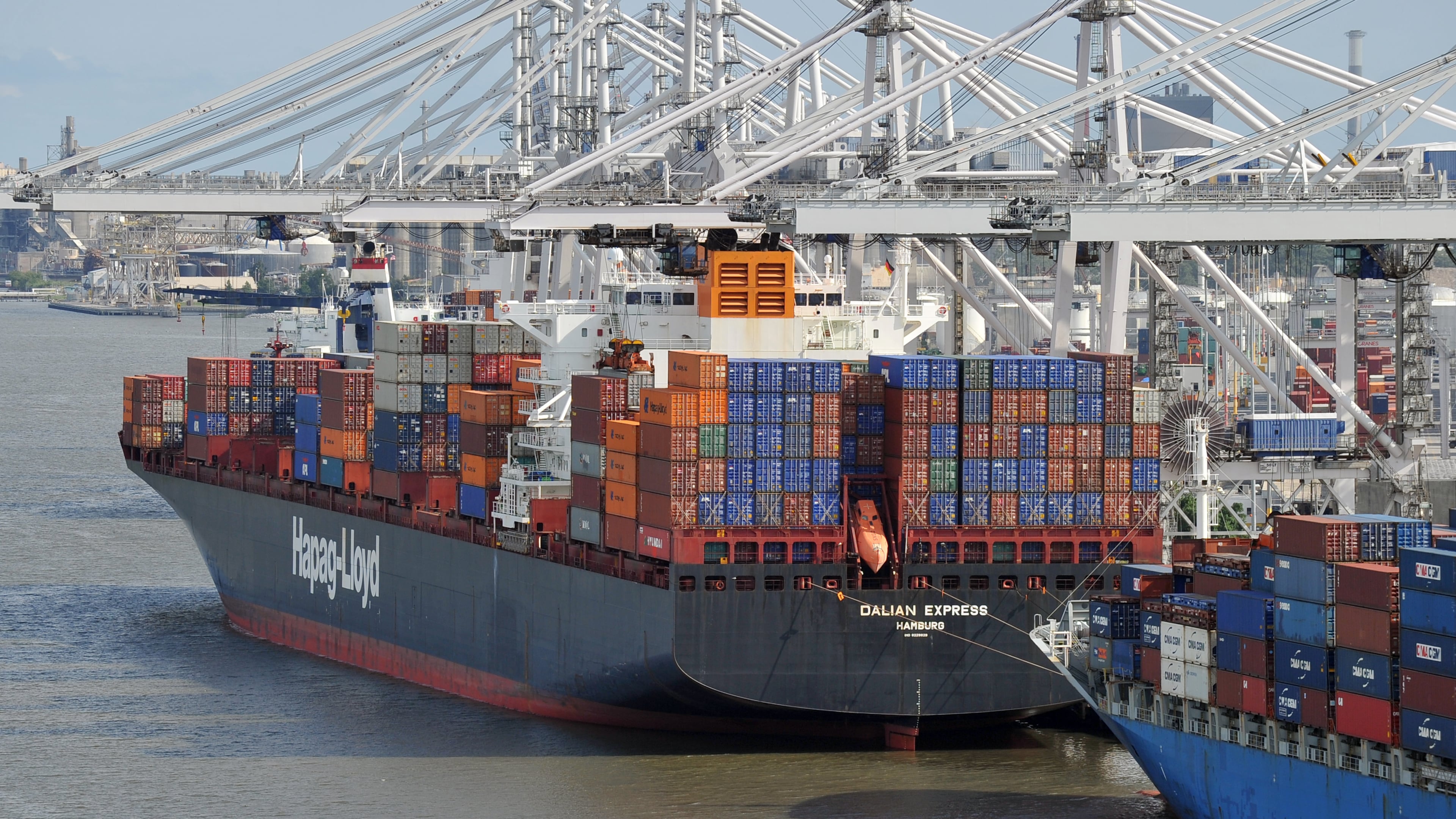 A study funded through a grant from the Georgia Ports Authority found that the ports in Savannah and Brunswick supported 439,220 full- and part-time jobs in the state. That includes 209,235 in Atlanta’s 10-county region, according to the study from the Selig Center for Economic Growth at the University of Georgia. Archived photo by Brant Sanderlin for 100814 foltz ed.