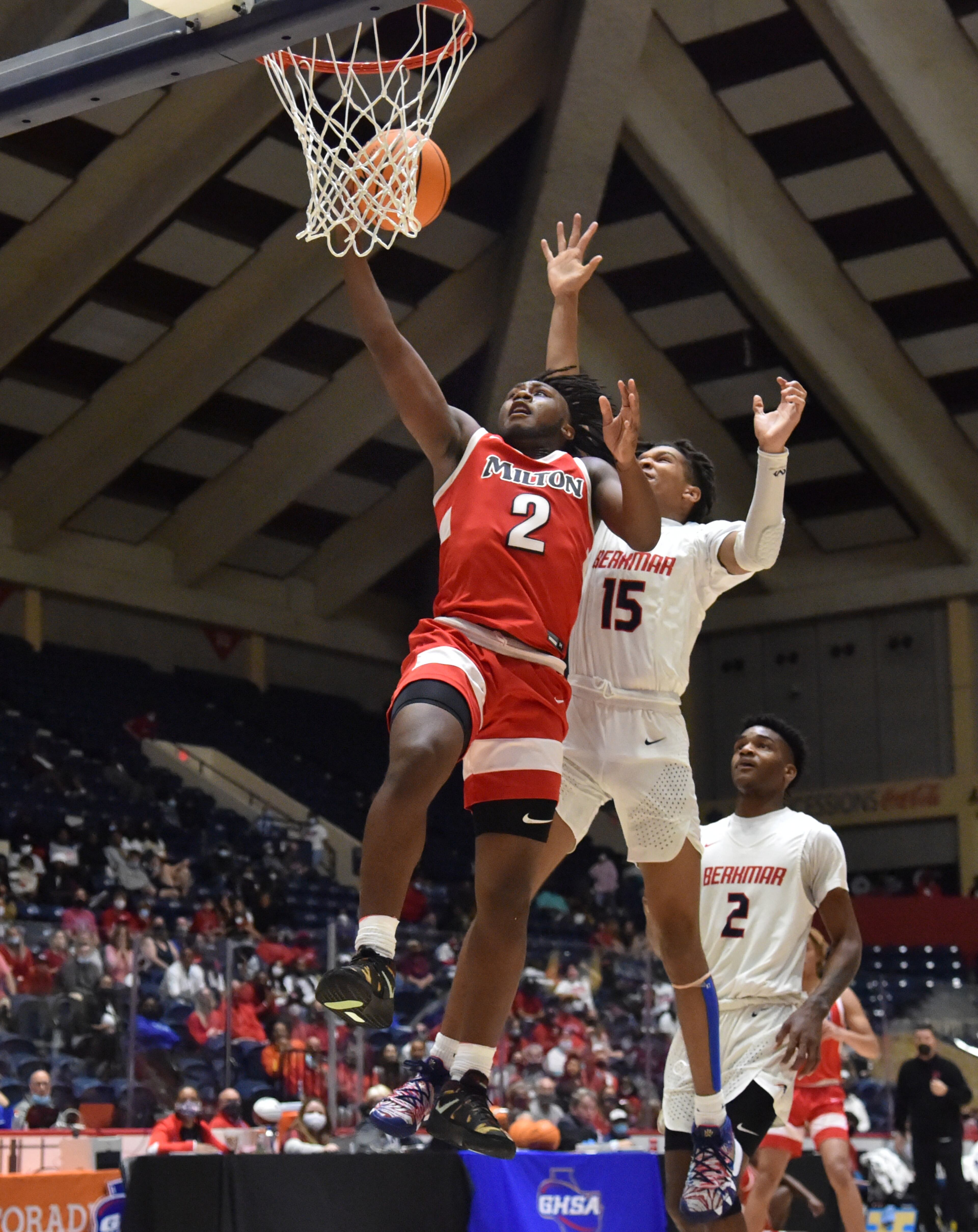 Milton's Bruce Thornton (2) lays one up. (Hyosub Shin / Hyosub.Shin@ajc.com)