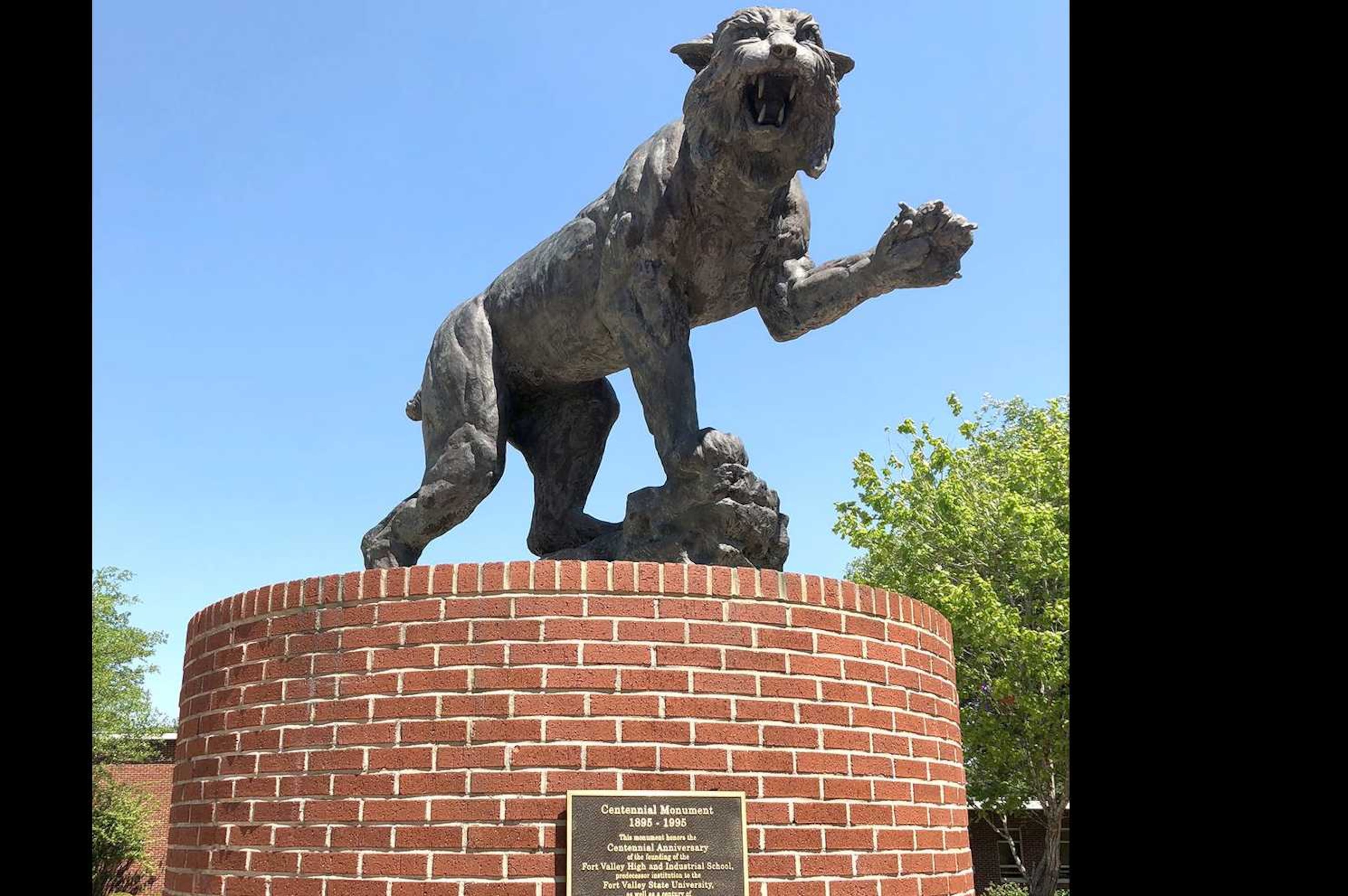 Fort Valley State University statue