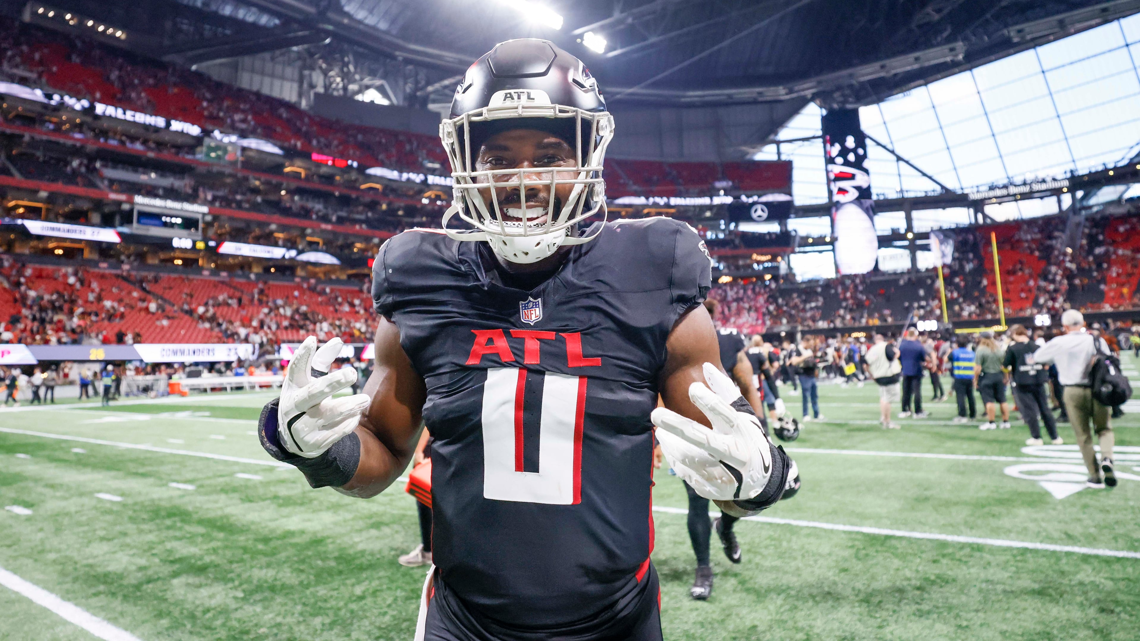 Atlanta Falcons linebacker Divine Deablo (0) reacts after the Falcons beat the Washington Commanders 34-37 at Mercedes-Benz Stadium in Atlanta on Sunday, September 28, 2025. (Miguel Martinez/AJC)