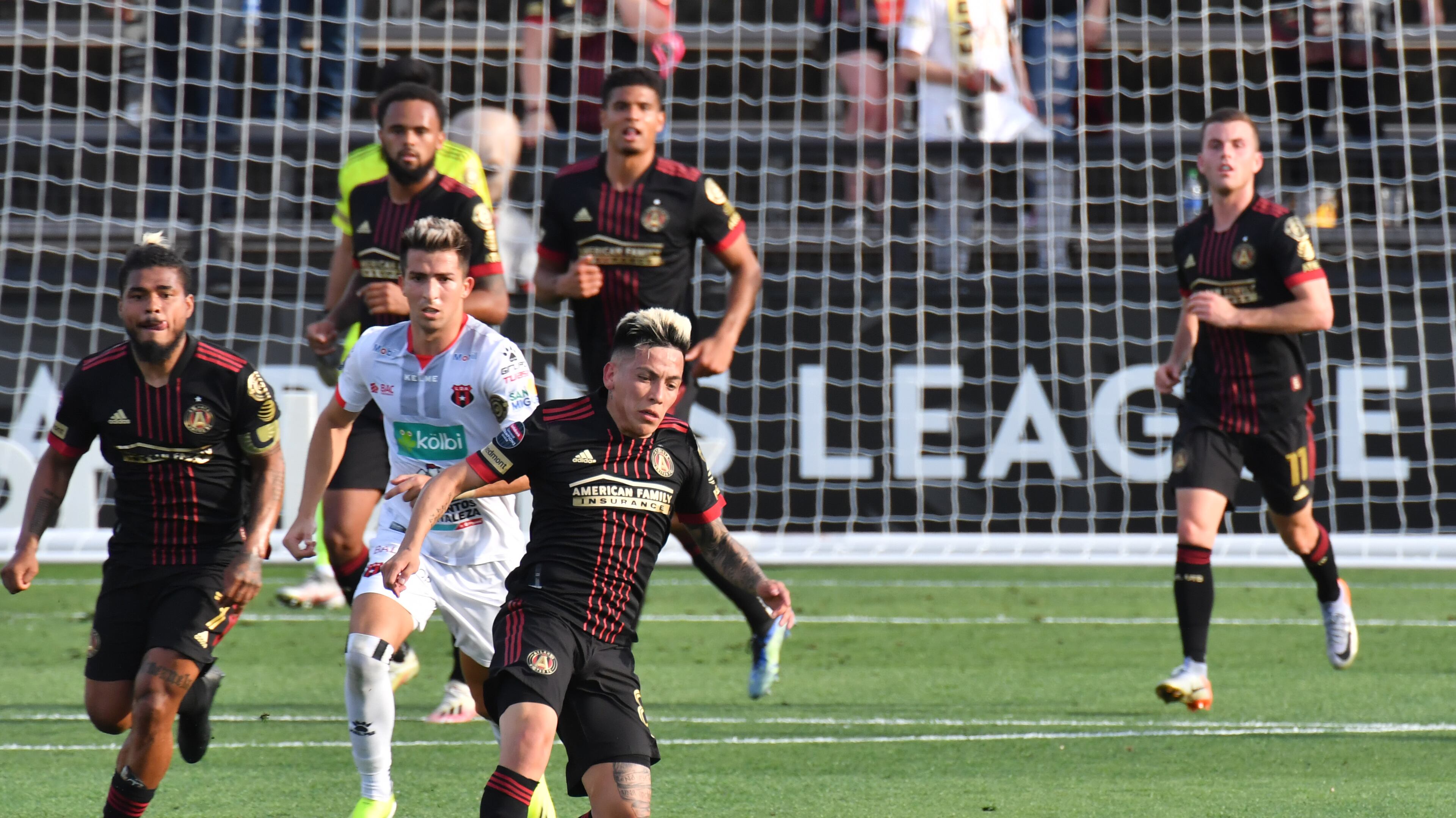 Atlanta United's Ezequiel Barco (8) works with the ball in the first half at Fifth Third Bank Stadium in Kennesaw on Tuesday, April 13, 2021. (Hyosub Shin / Hyosub.Shin@ajc.com)