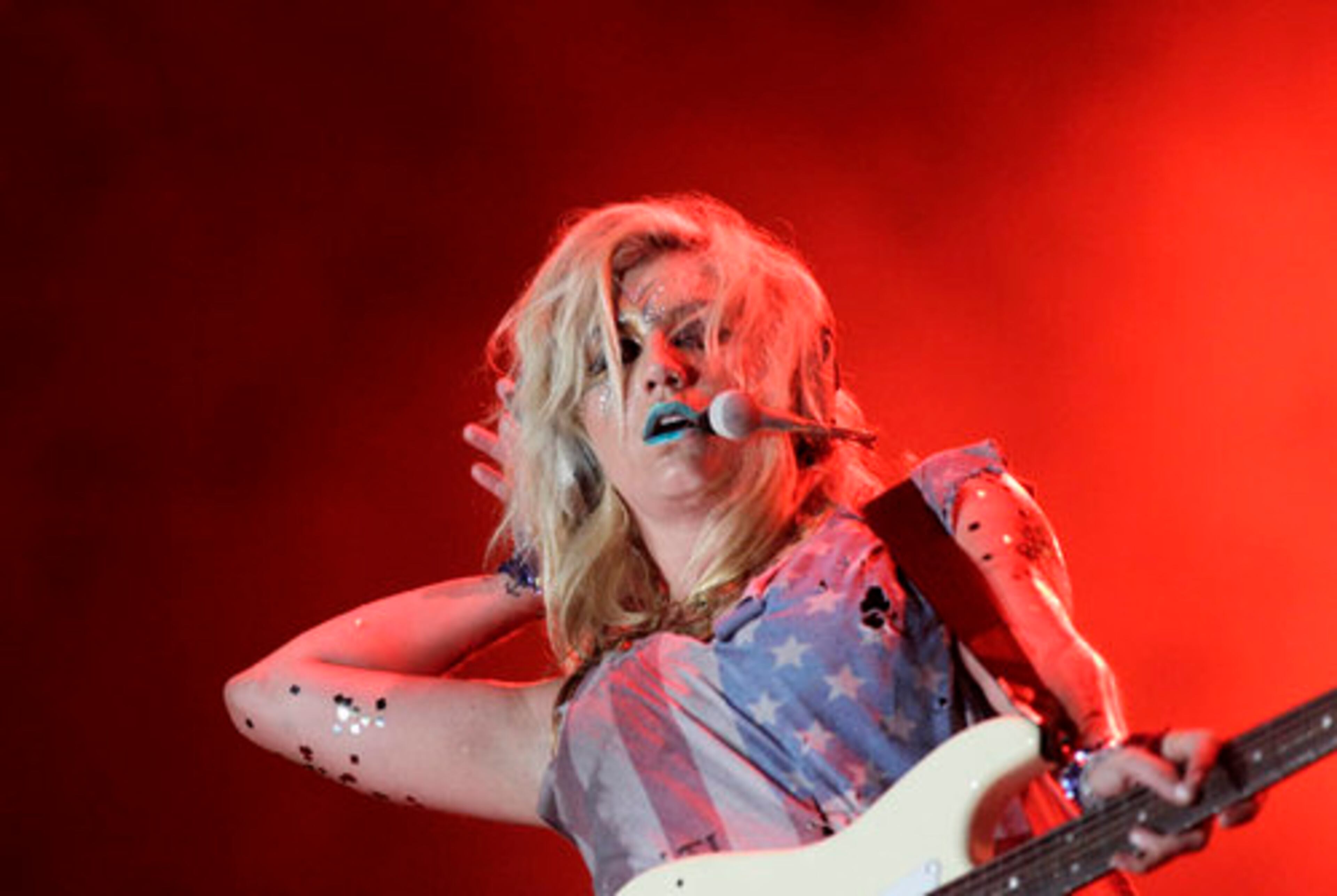 19. Ke$ha - Ke$ha, the 2010 Billboard Artist of the Year, came back in 2011 with "Blow," which accumulated more than 21 million digital single downloads in the U.S. alone.