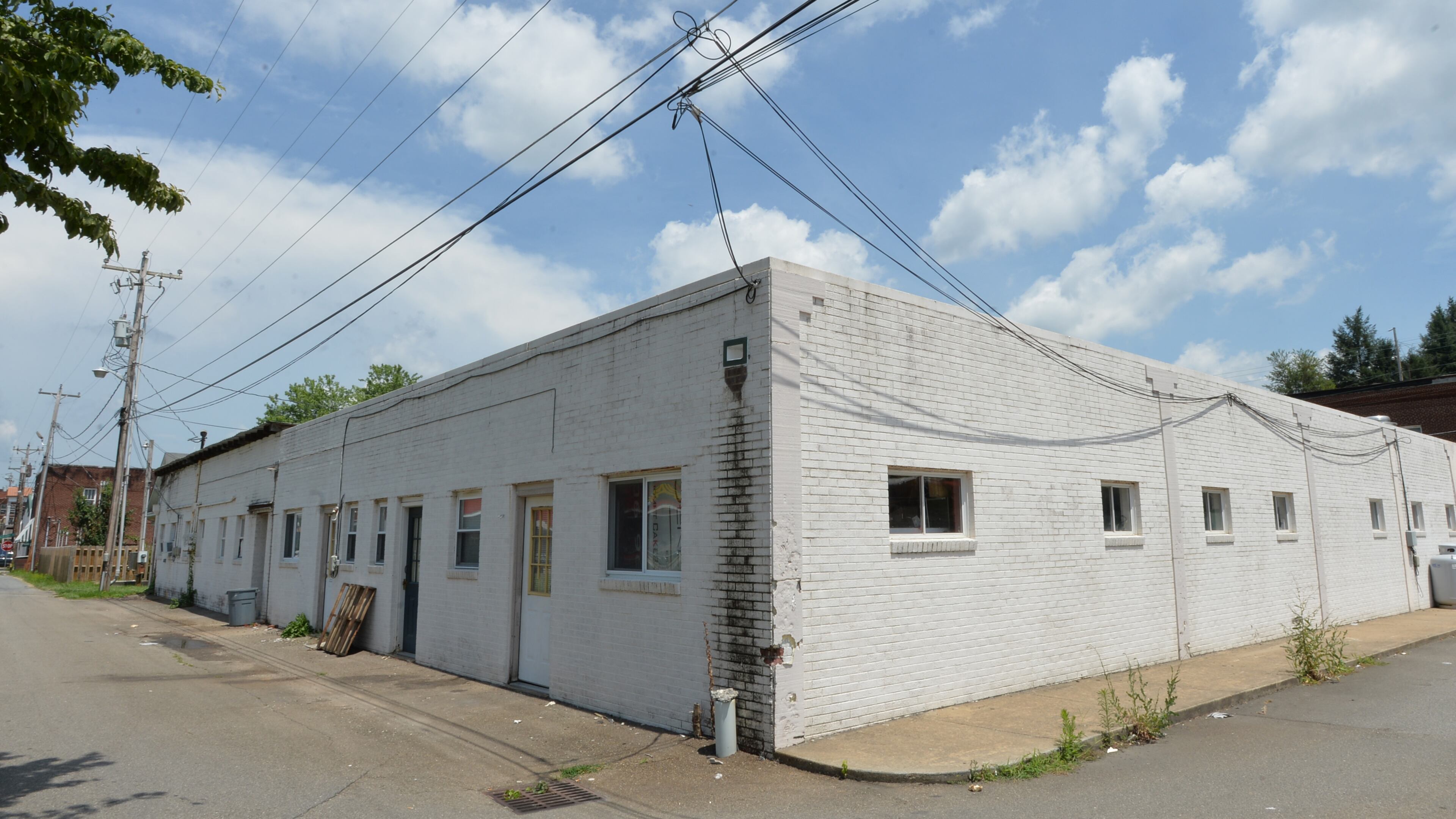 The original the Hicks' Clinic building. The actual clinic is now a local pizza restaurant on Toccoa Avenue in McCaysville.
