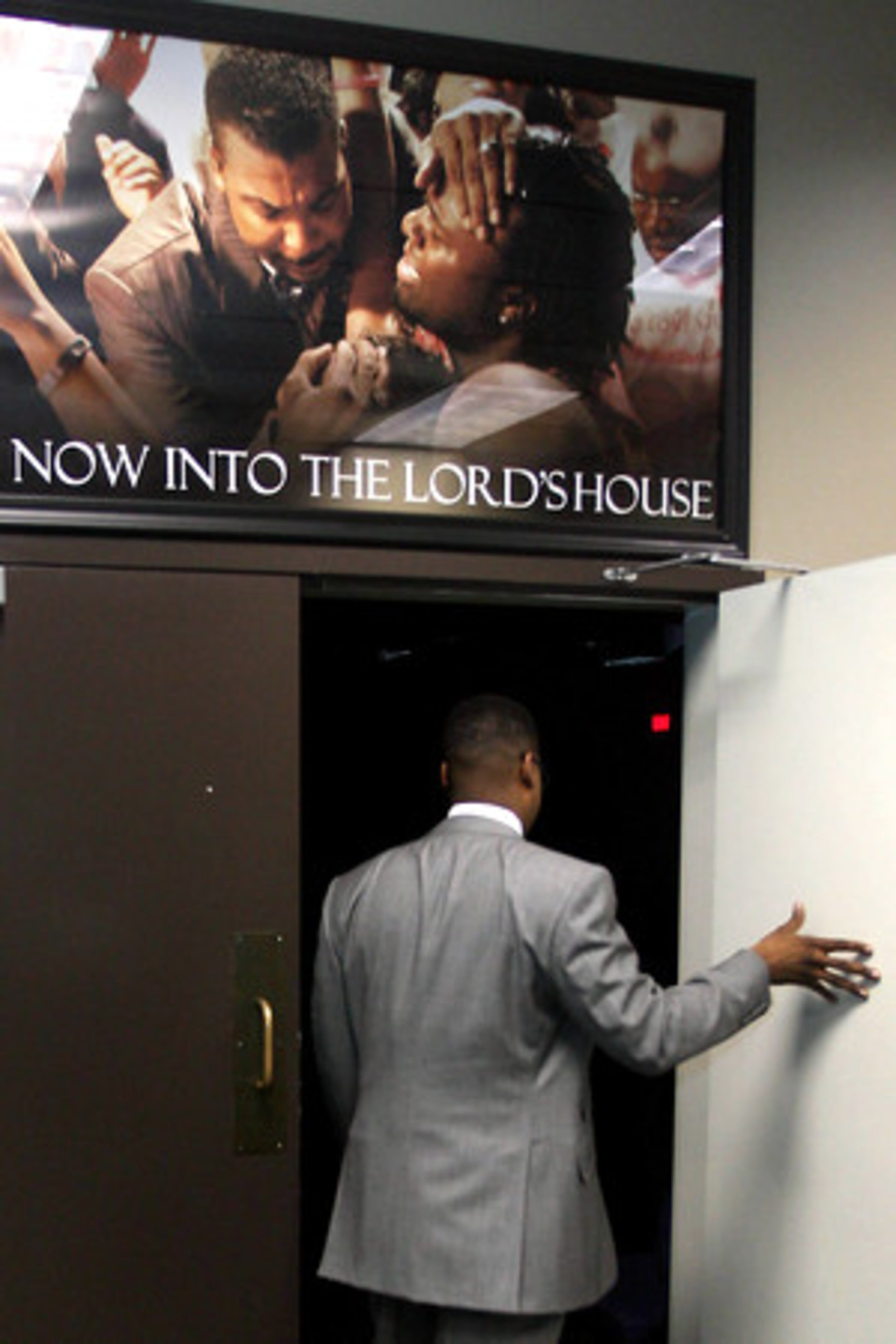 In August 2007, the couple's marriage crumbled after allegations that Weeks choked, kicked and struck Bynum in the parking lot of the Renaissance Concourse Hotel. He was charged with two felonies --- aggravated assault for his attack and making terrorist threats for threatening to kill Bynum, police said.