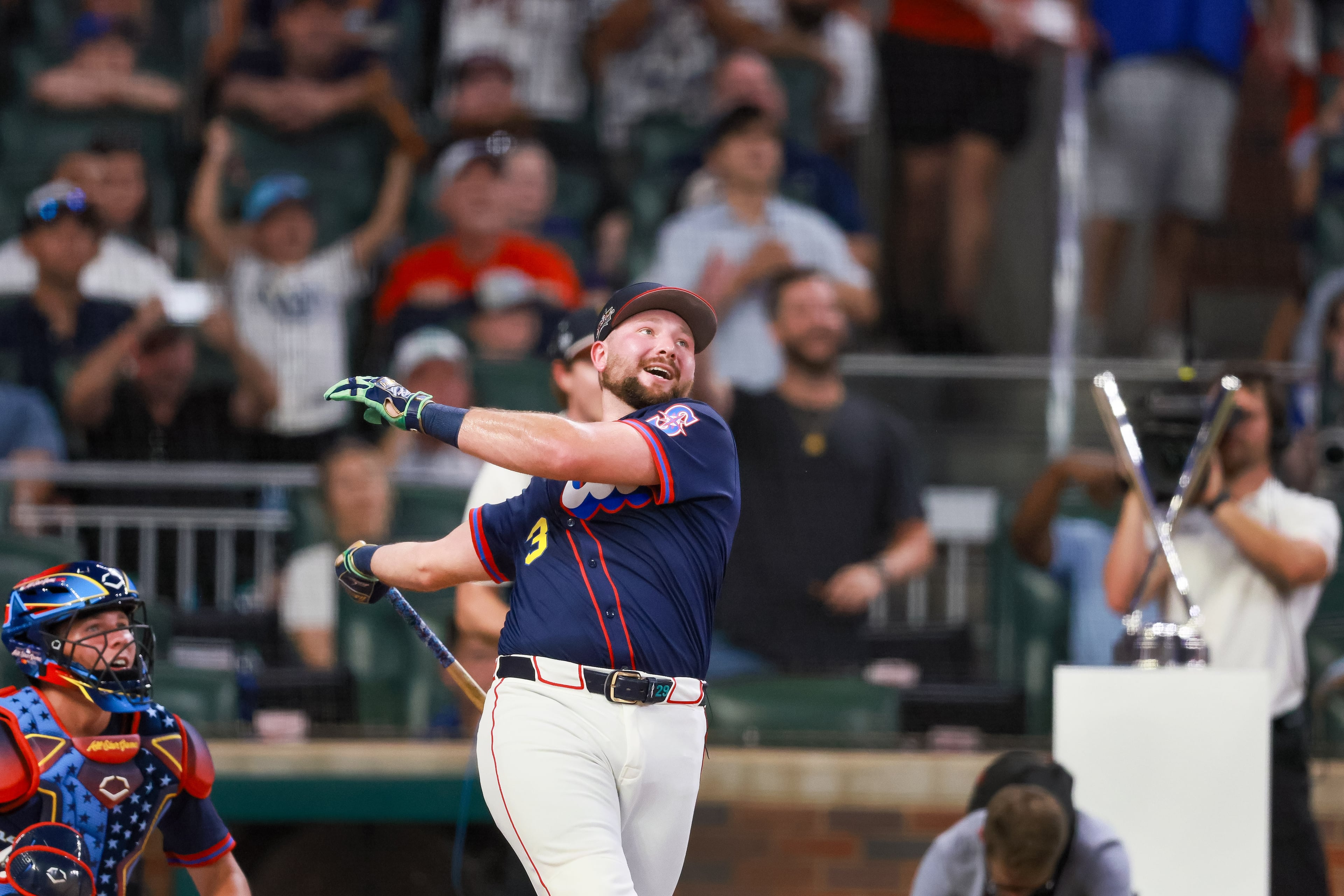 Seattle Mariners catcher Cal Raleigh competes during the final round to win the MLB Home Run Derby as part of the All-Star Game festivities on Monday, July 14, 2025 at Truist Park in Atlanta. Jason Getz / AJC
