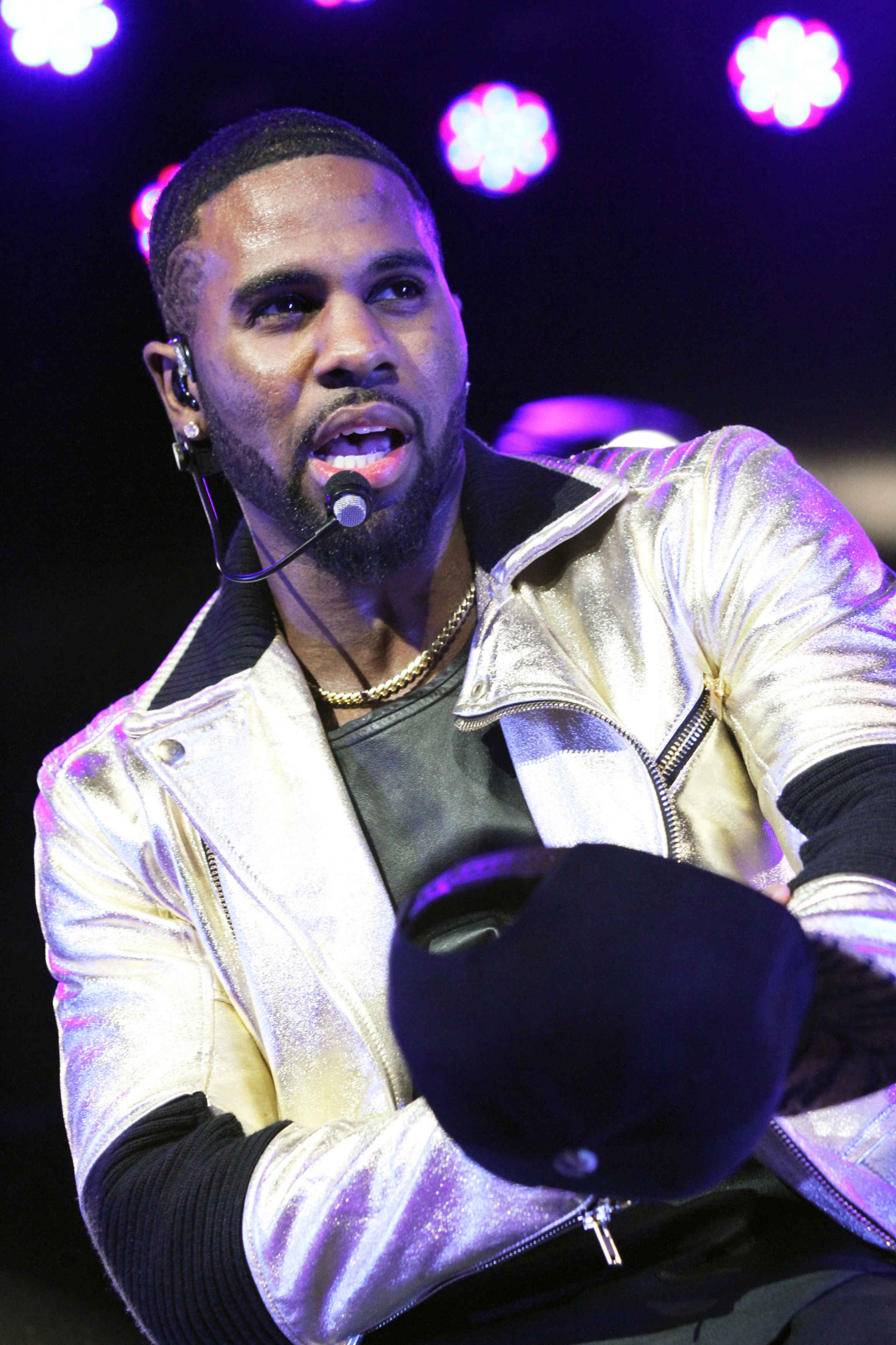 Jason Derulo entertains the crowd Oct. 30, 2014 at The Tabernacle in Atlanta. Robb D. Cohen/RobbsPhotos.com