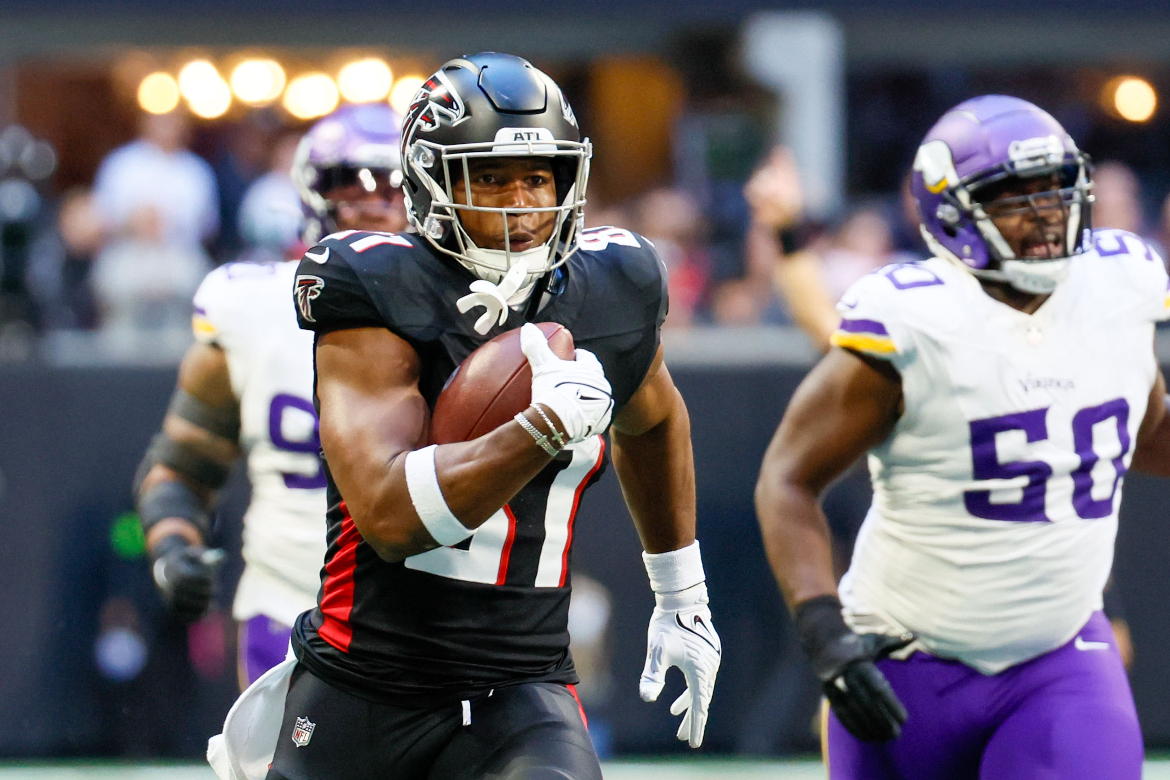 Falcons tight end Jonnu Smith scores a 60-yard touchdown during the second half against the Minnesota Vikings on Sunday, Nov. 5, 2023, at Mercedes-Benz Stadium in Atlanta.
Miguel Martinez/miguel.martinezjimenez@ajc.com