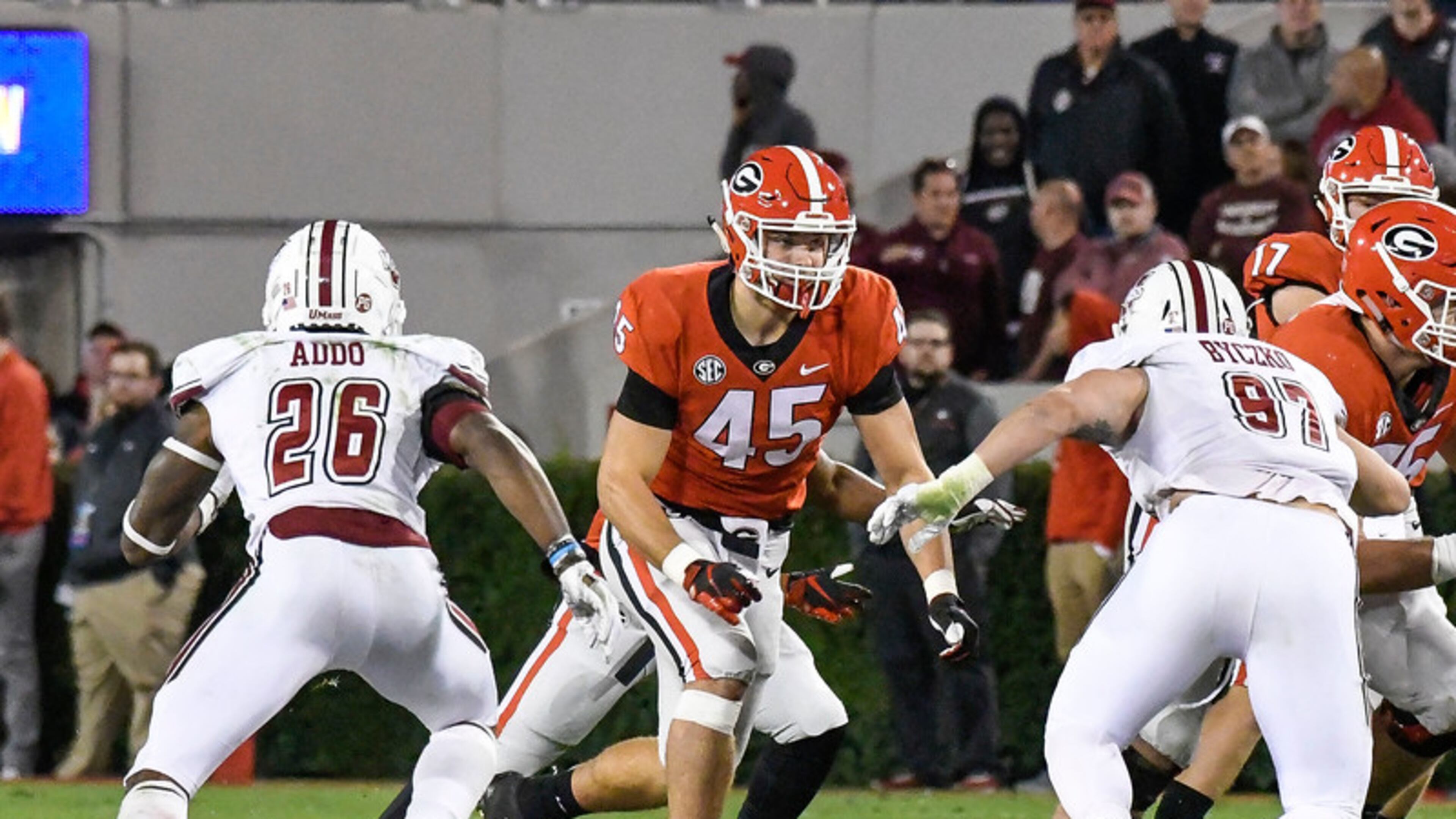 Former Georgia tight end Luke Ford blocks during a 2018 game. Photo by John Kelley/UGA)