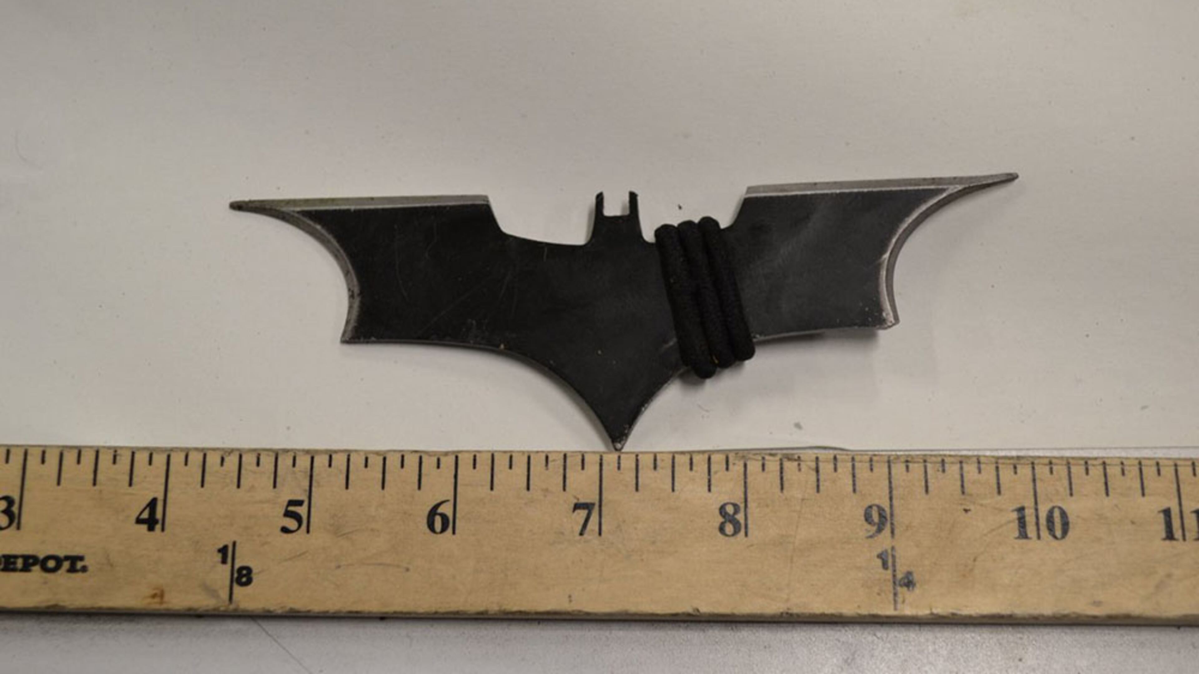 The Batman-style throwing star.
