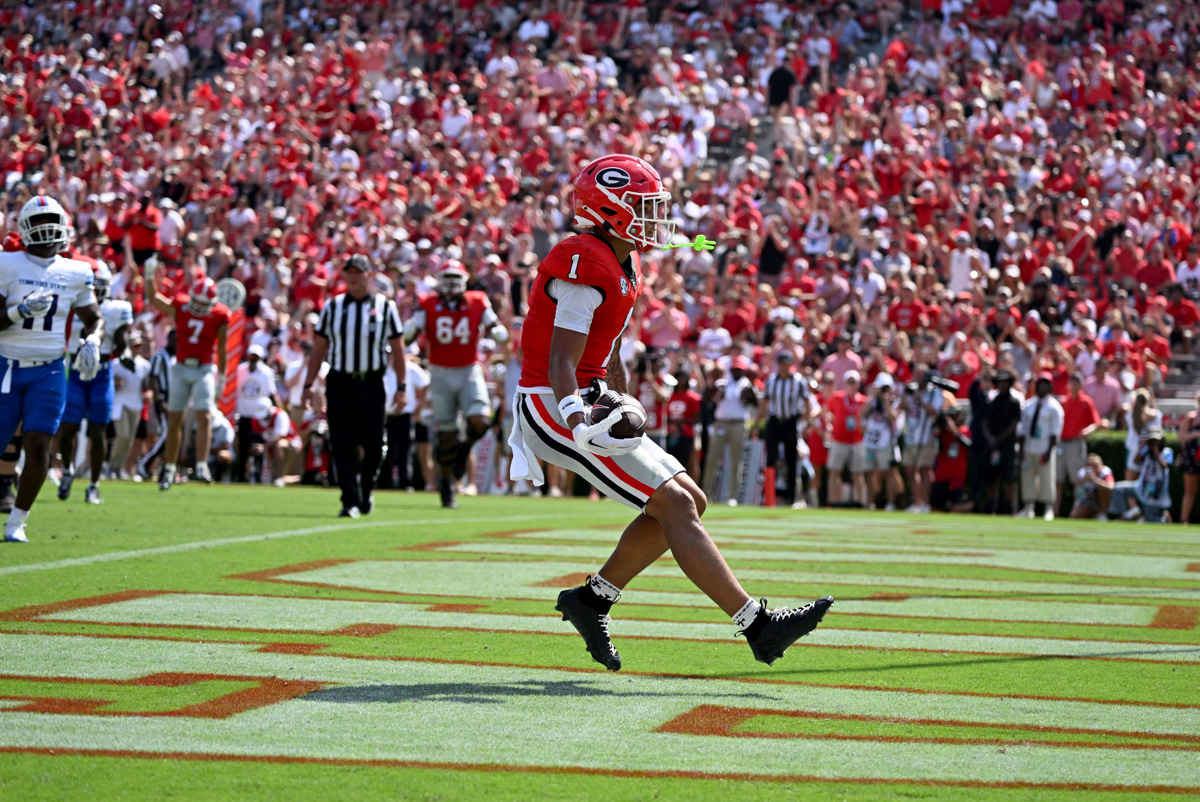Georgia wide receiver Talyn Taylor scores a touchdown during the first half in an NCAA football game vs. Tennessee State at Sanford Stadium on Saturday, Sept. 5, 2026, in Athens, Ga. (Hyosub Shin/AJC)