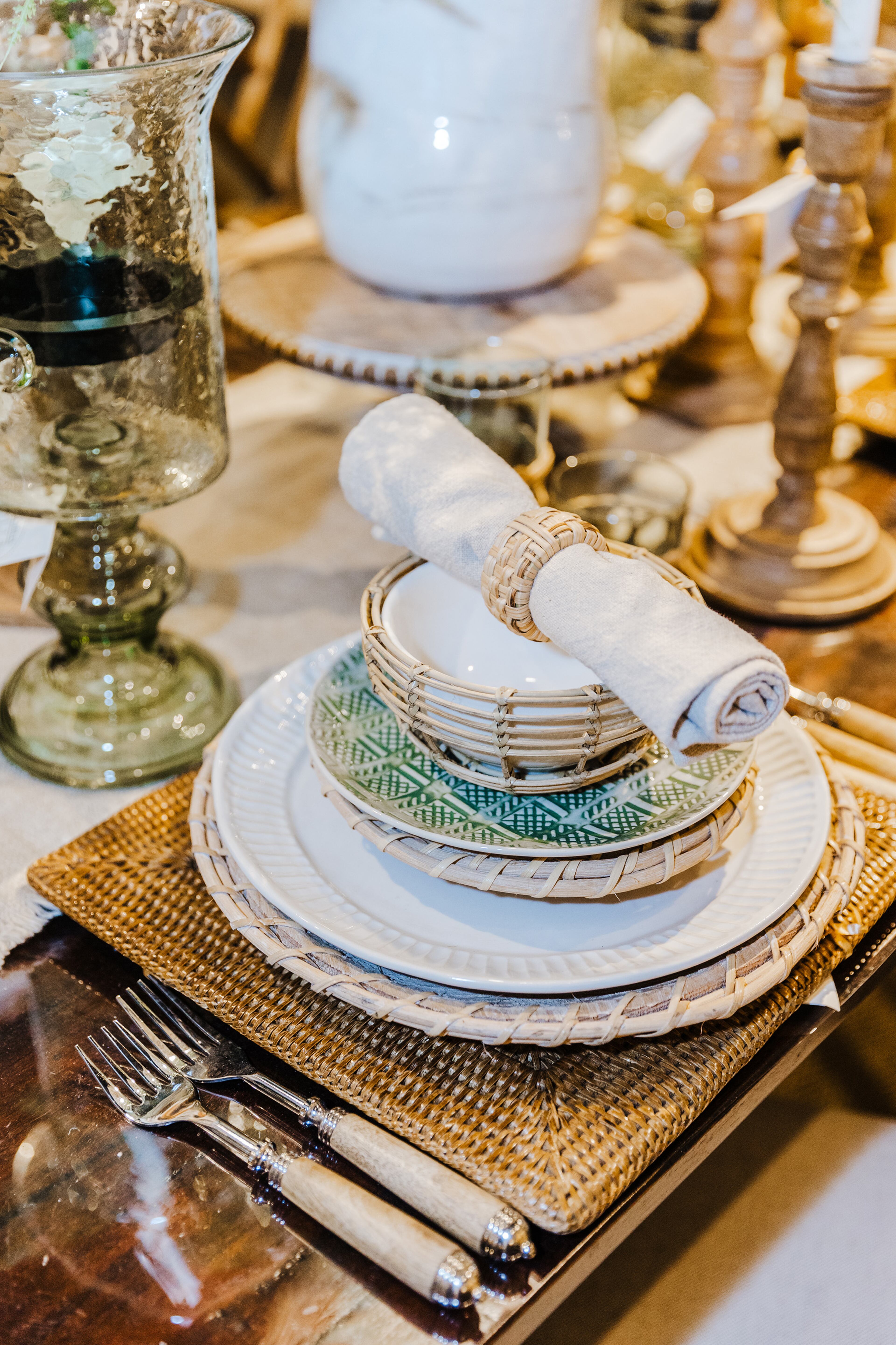 Using rattan and fibrous accessories also eliminate the need for a host of colors while still creating an interesting and layered tabletop. (Provided photo/TNS)