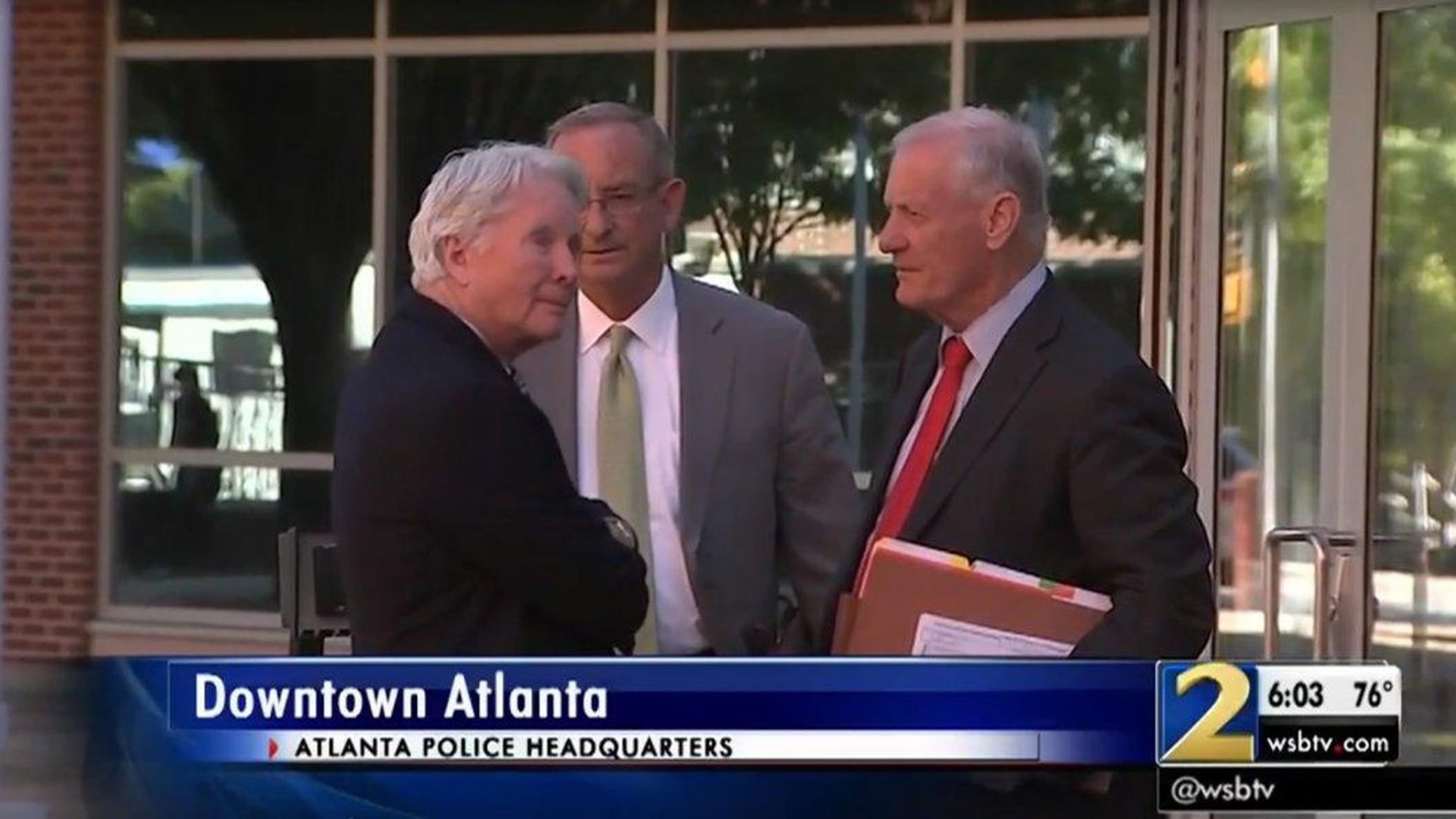 Claud “Tex” McIver confers with his lawyers. (Image courtesy of Channel 2 Action News)