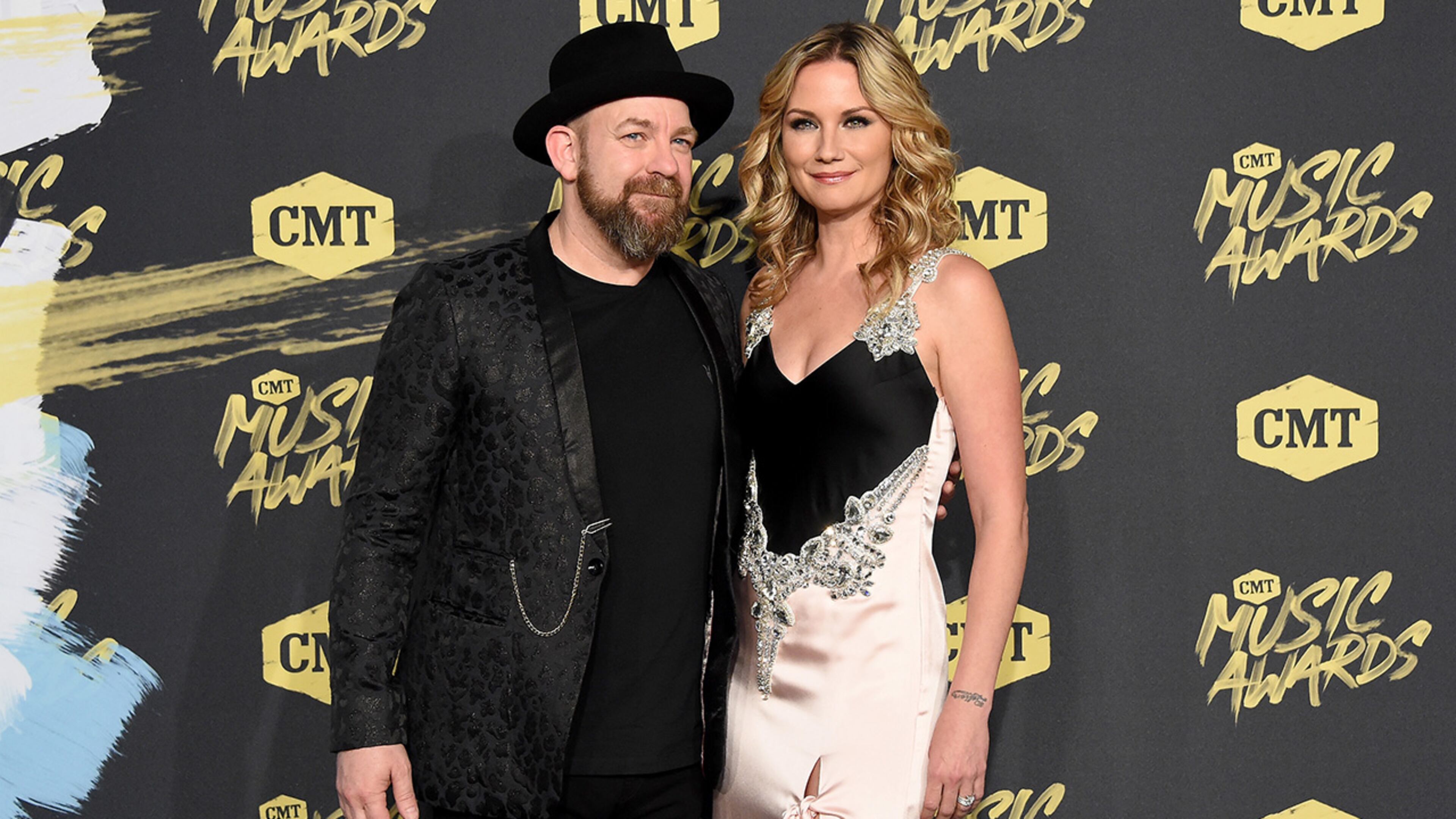 NASHVILLE, TN - JUNE 06: Kristian Bush (L) and Jennifer Nettles of musical group Sugarland attend the 2018 CMT Music Awards at Bridgestone Arena on June 6, 2018 in Nashville, Tennessee. (Photo by Mike Coppola/Getty Images for CMT)