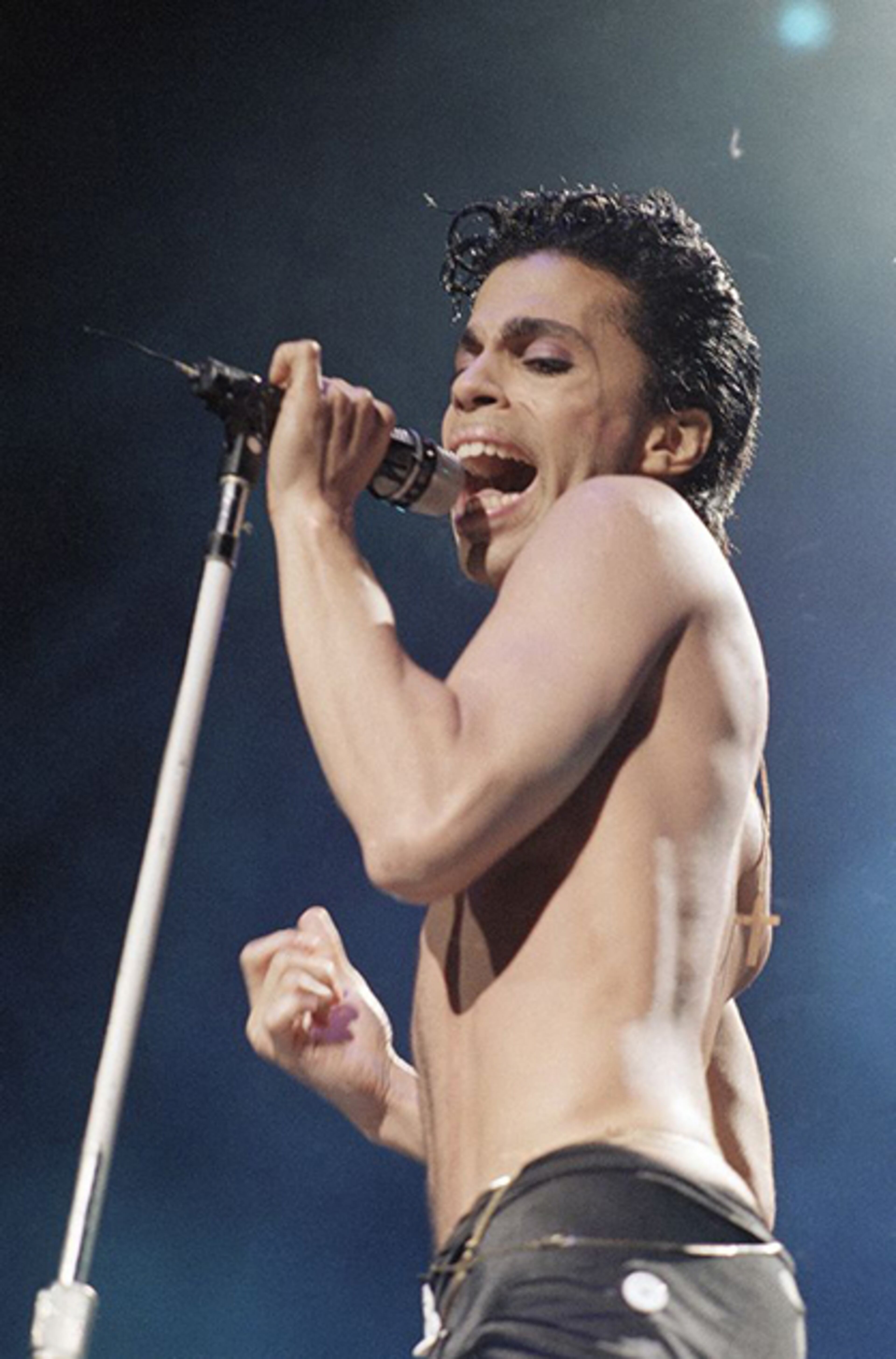 Musical artist Prince performs in concert in this Aug. 2, 1986, file photo.