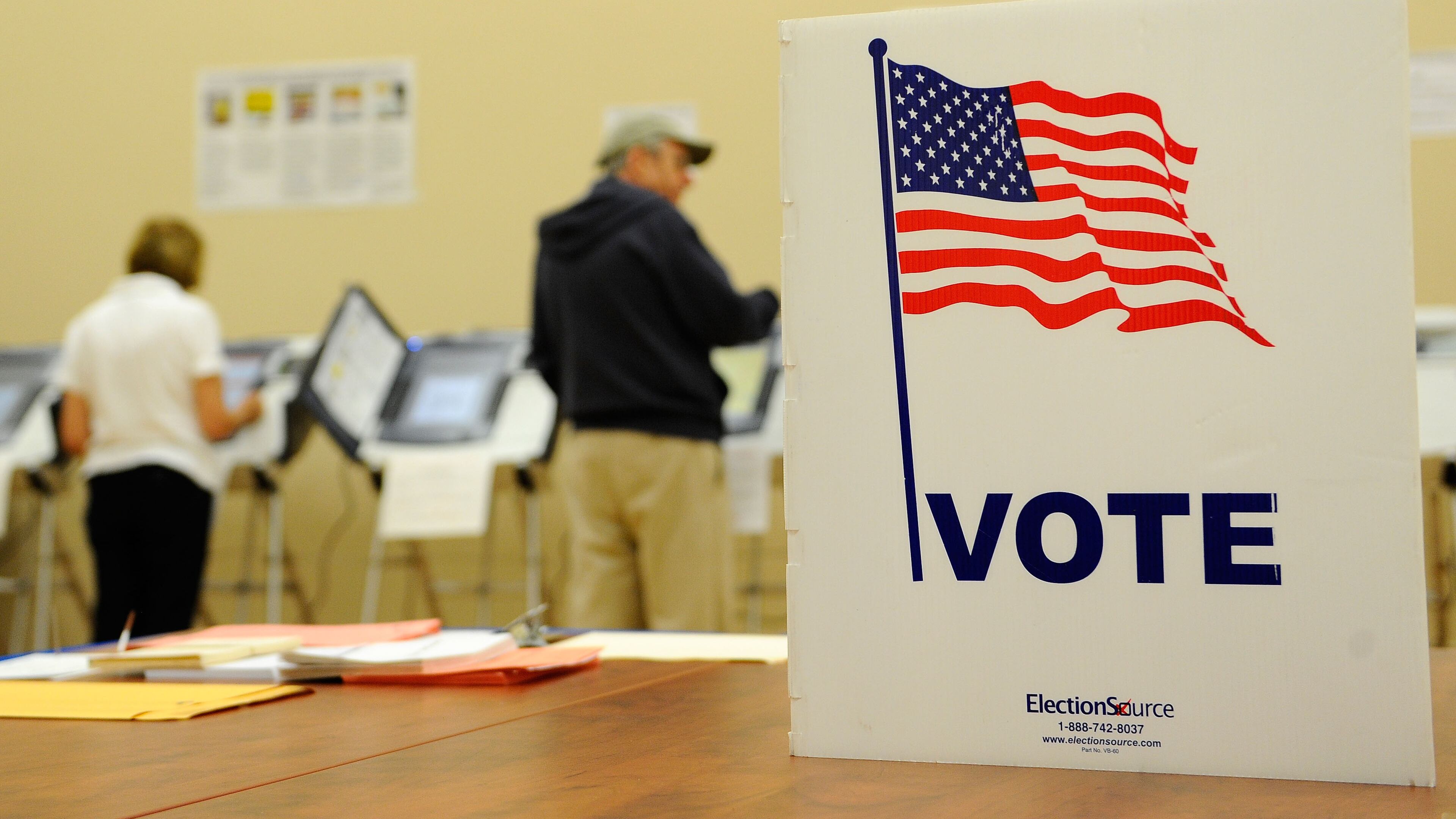 North Fulton residents participate in early voting on the first day the procedure is available at the North Fulton Annex in Atlanta on Oct. 13, 2014. David Tulis / AJC Special