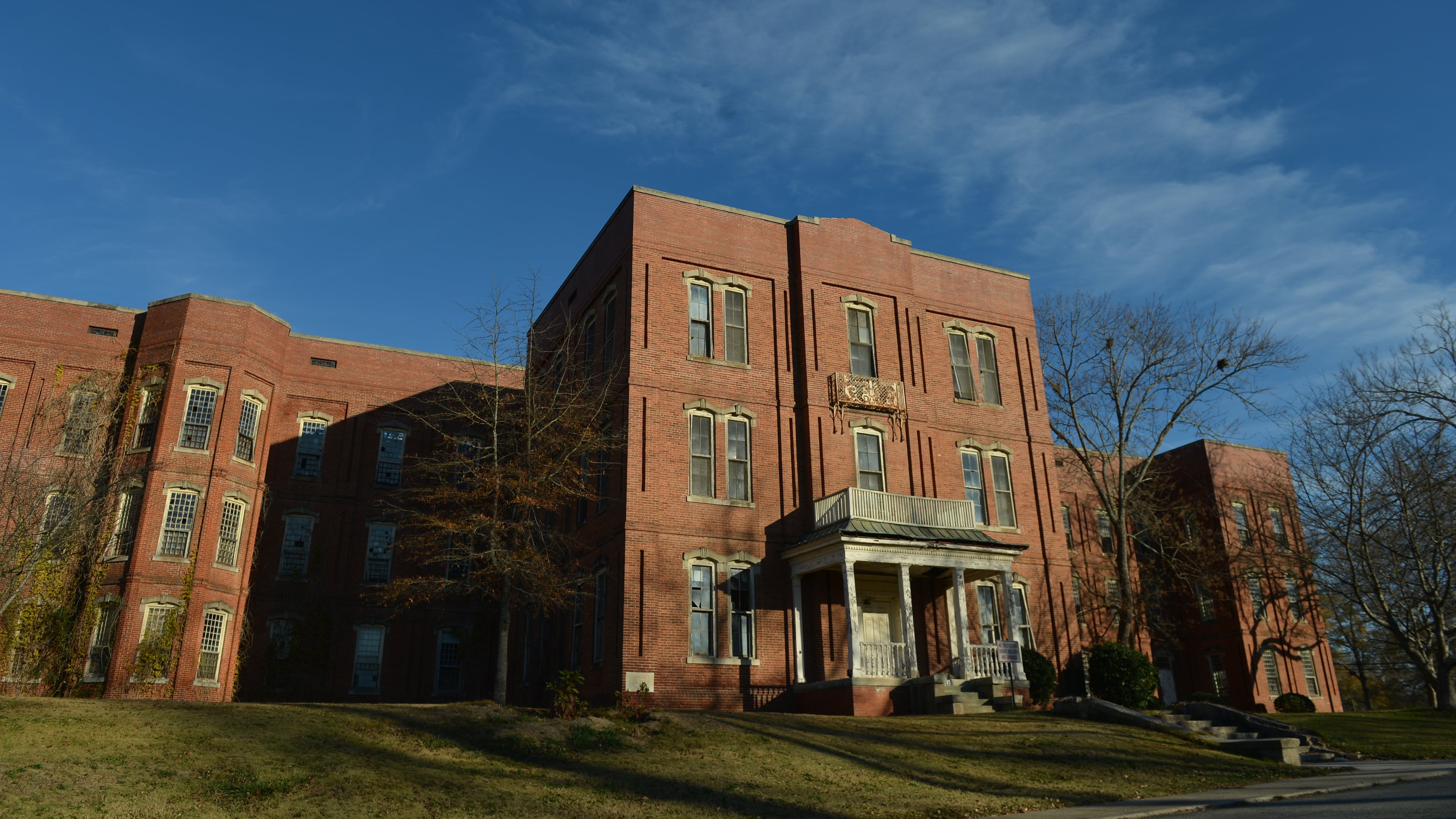 December Milledgeville, GA: The Walker building on the campus of the Central State Hospital in Milledgeville was built in 1884, two years after the hospital officially opened in 1882. BRANT SANDERLIN / BSANDERLIN@AJC.COM