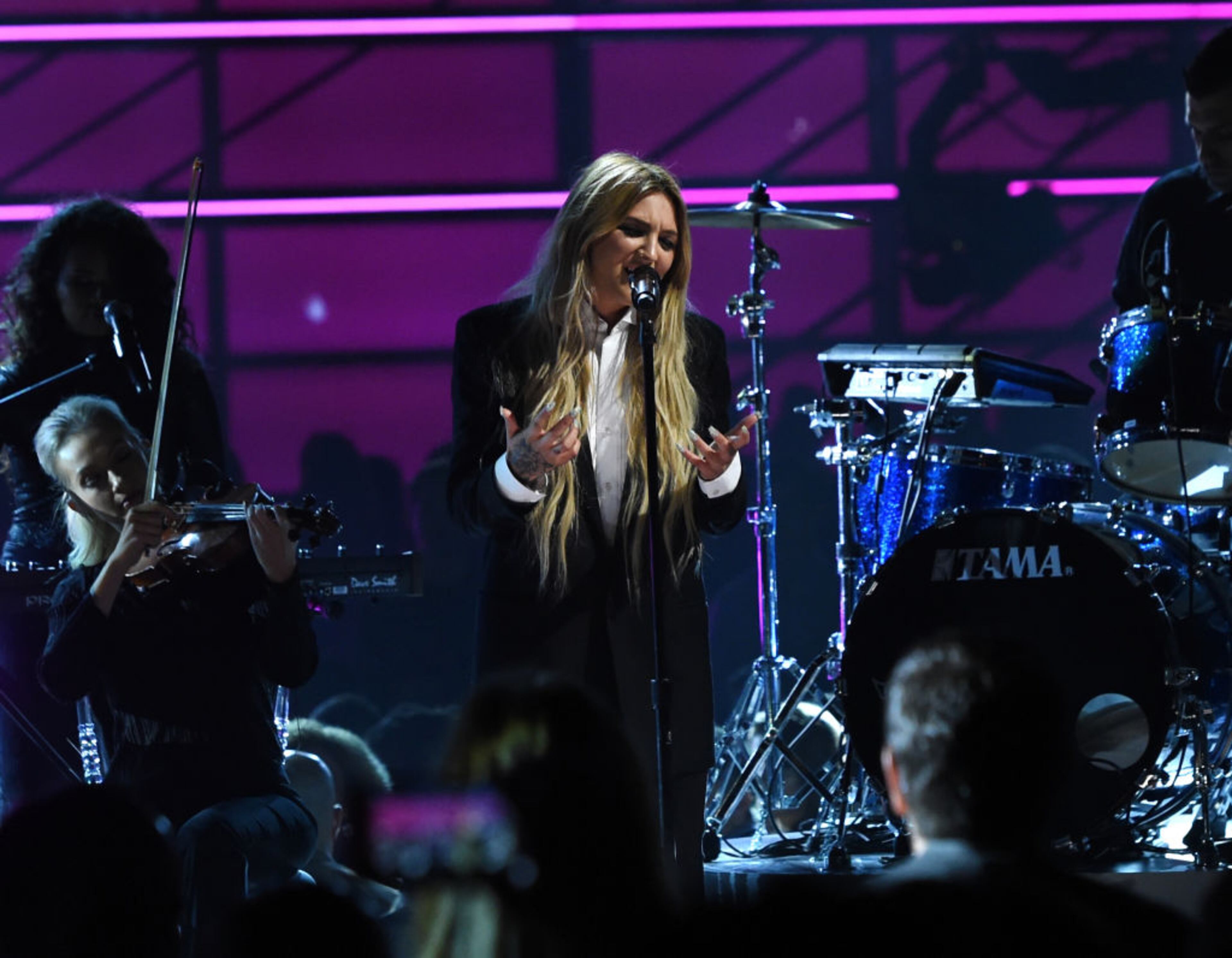 LAS VEGAS, NV - MAY 21: Singer Julia Michaels performs onstage during the 2017 Billboard Music Awards at T-Mobile Arena on May 21, 2017 in Las Vegas, Nevada. (Photo by Ethan Miller/Getty Images)
