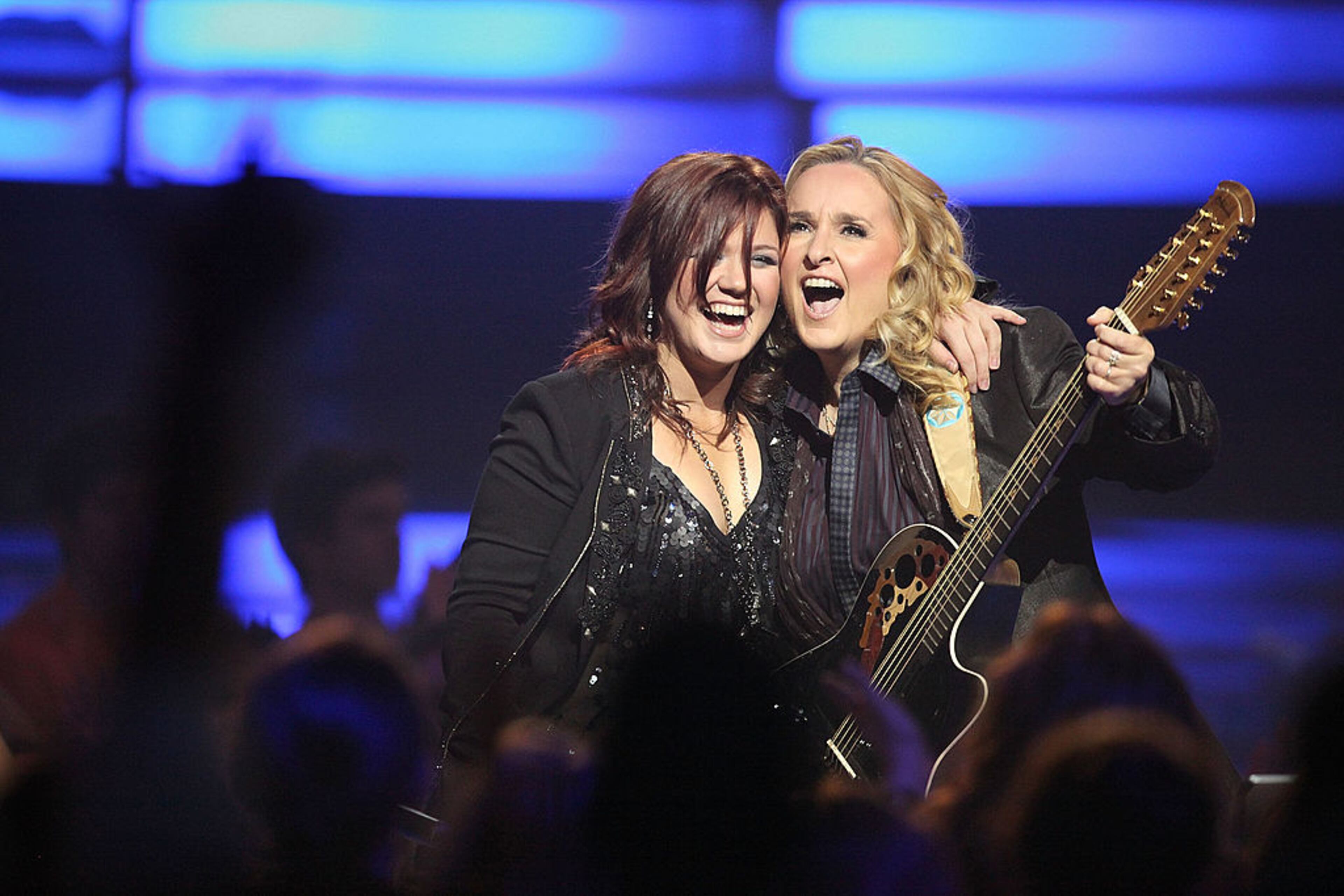 NEW YORK - SEPTEMBER 17: Kelly Clarkson and Melissa Etheridge perform onstage during 2009 VH1 Divas at Brooklyn Academy of Music on September 17, 2009 in New York City. (Photo by Christopher Polk/Getty Images)