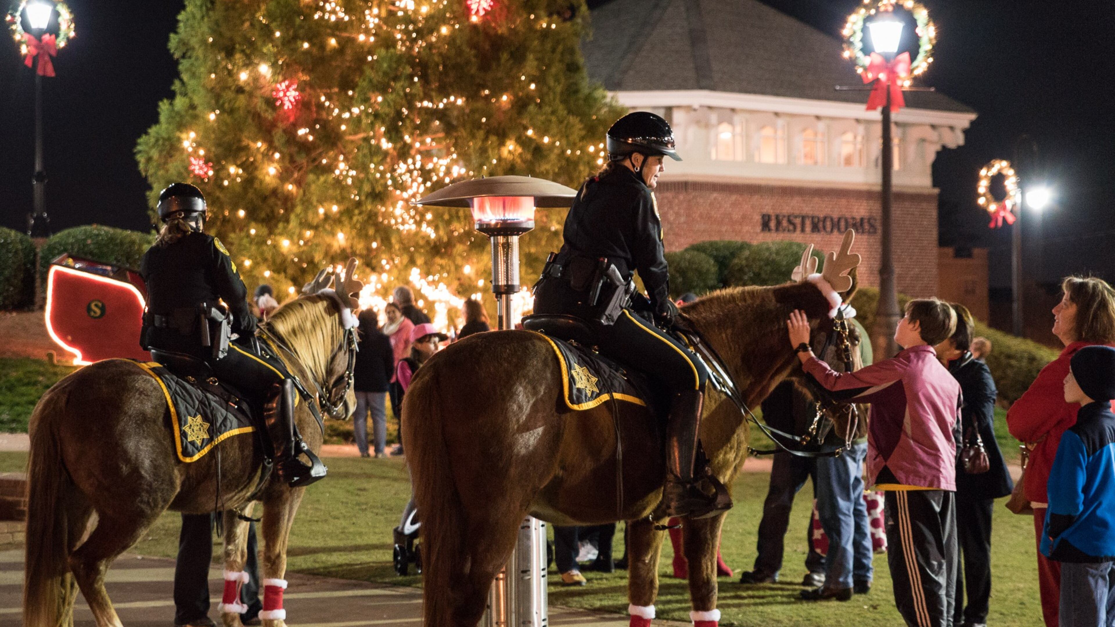 Duluth mayor and council to answer questions prior to annual tree lighting. Courtesy City of Duluth