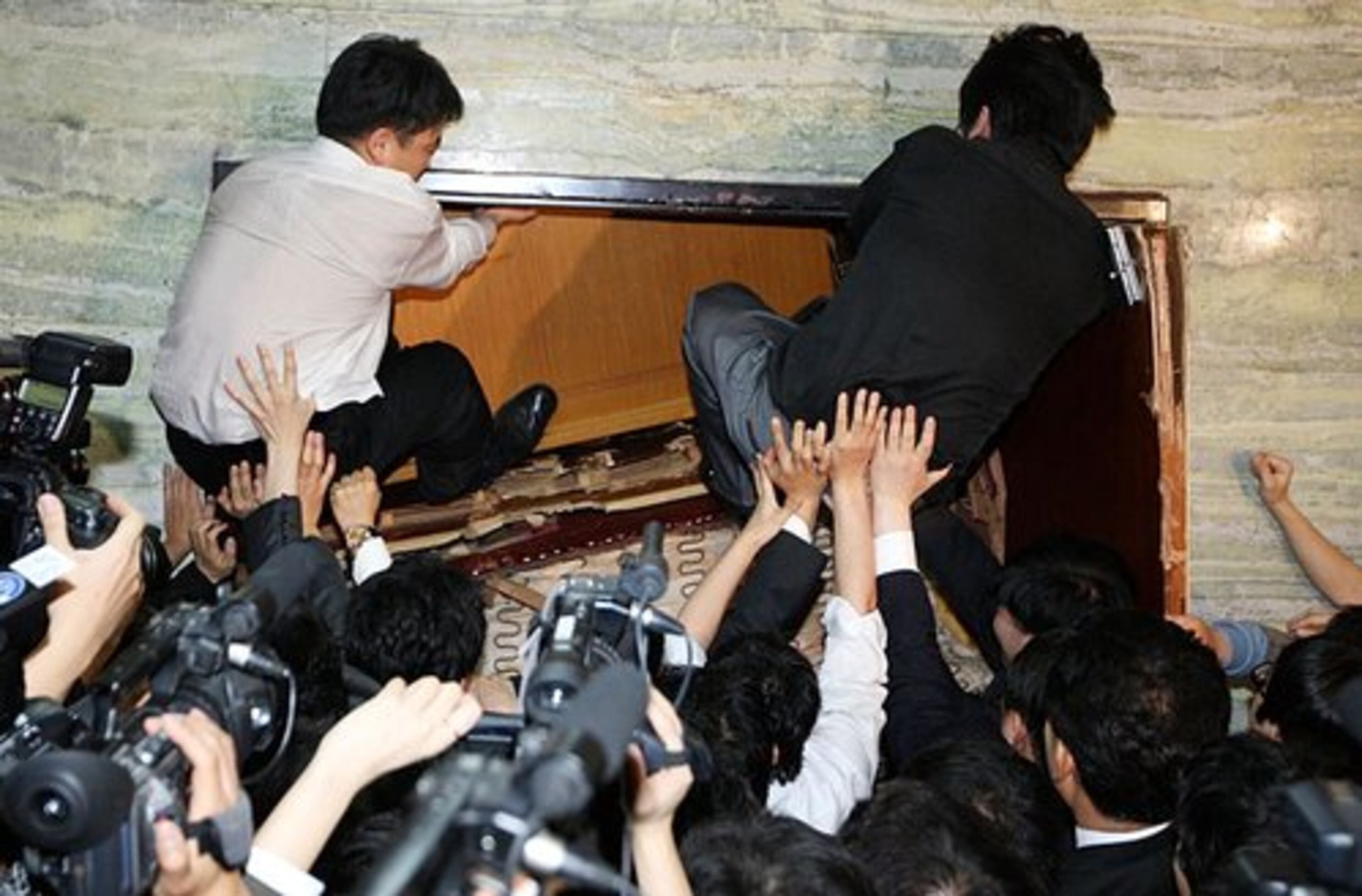 Proponents in both countries say it would not only expand trade but further cement ties between Washington and Seoul -- key security allies who have cooperated on issues such as North Korea for decades.