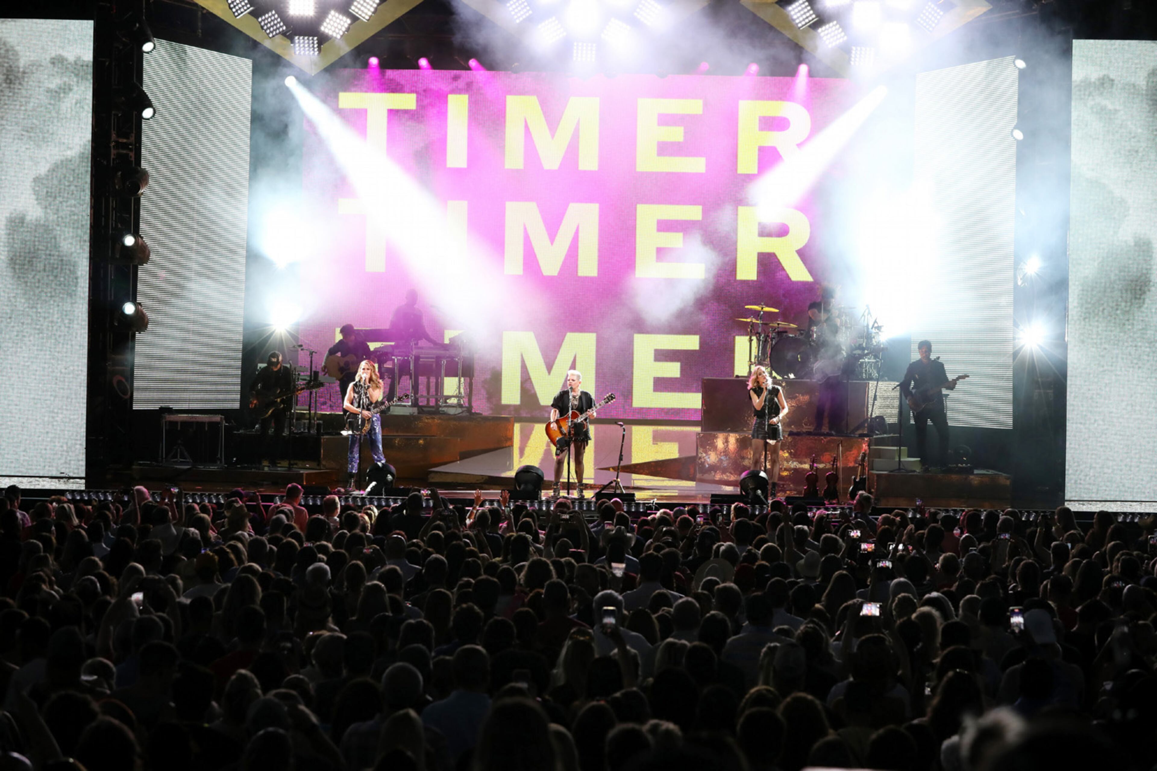 The Chicks (formerly Dixie Chicks) performed for a sellout crowd Saturday night, July 16, 2022, at Ameris Bank Amphitheatre in Alpharetta. (Photo: Robb Cohen for The Atlanta Journal-Constitution)