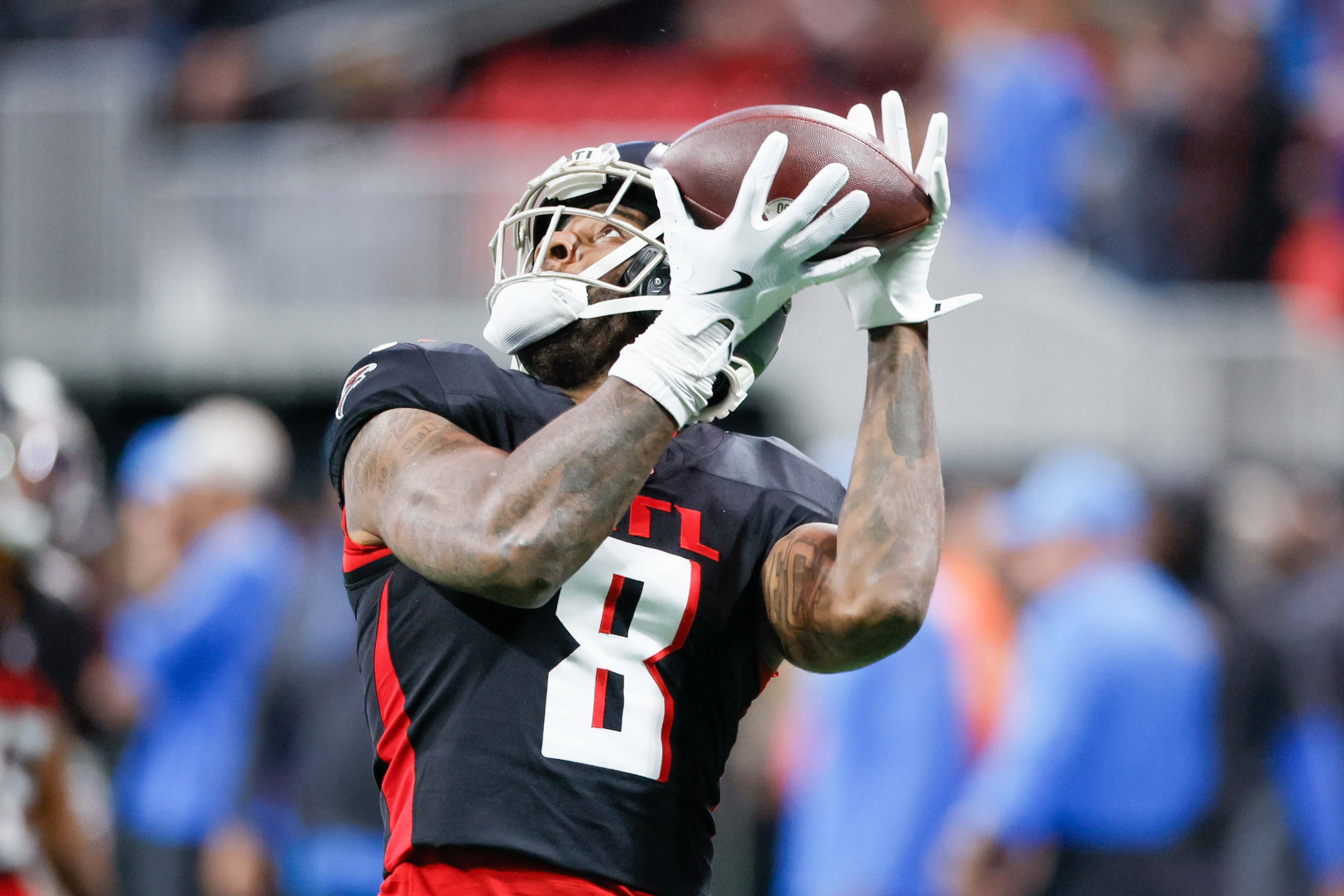 Atlanta Falcons tight end Kyle Pitts catches the ball during warm-ups before taking on the Los Angeles Chargers on Sunday, Dec. 1, 2024, at Mercedes-Benz Stadium in Atlanta.Â
(Miguel Martinez/ AJC)