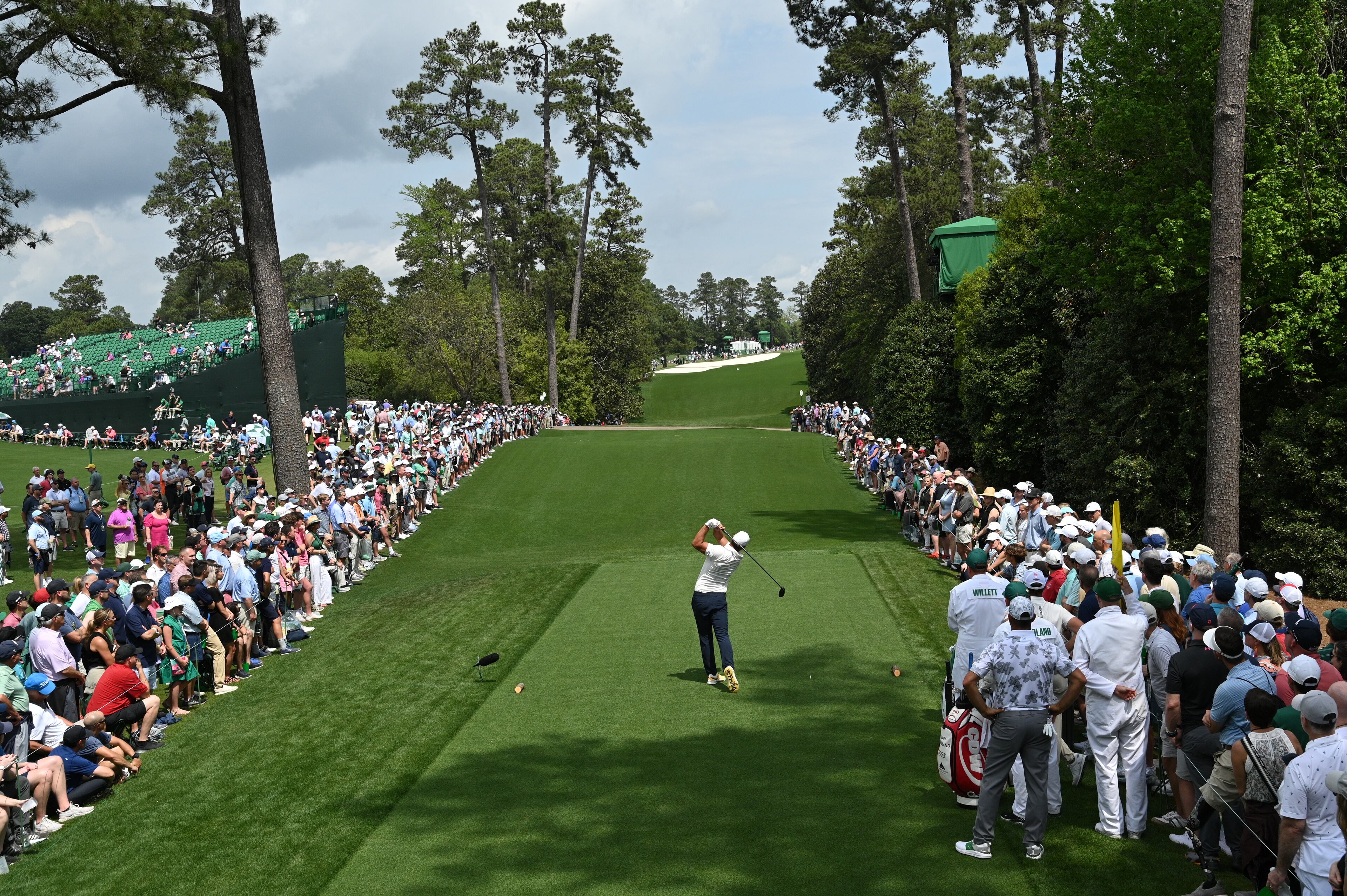 Brooks Koepka tees off 18th hole during second round of the 2023 Masters Tournament at Augusta National Golf Club, Friday, April 7, 2023, in Augusta, Ga. (Hyosub Shin / Hyosub.Shin@ajc.com)