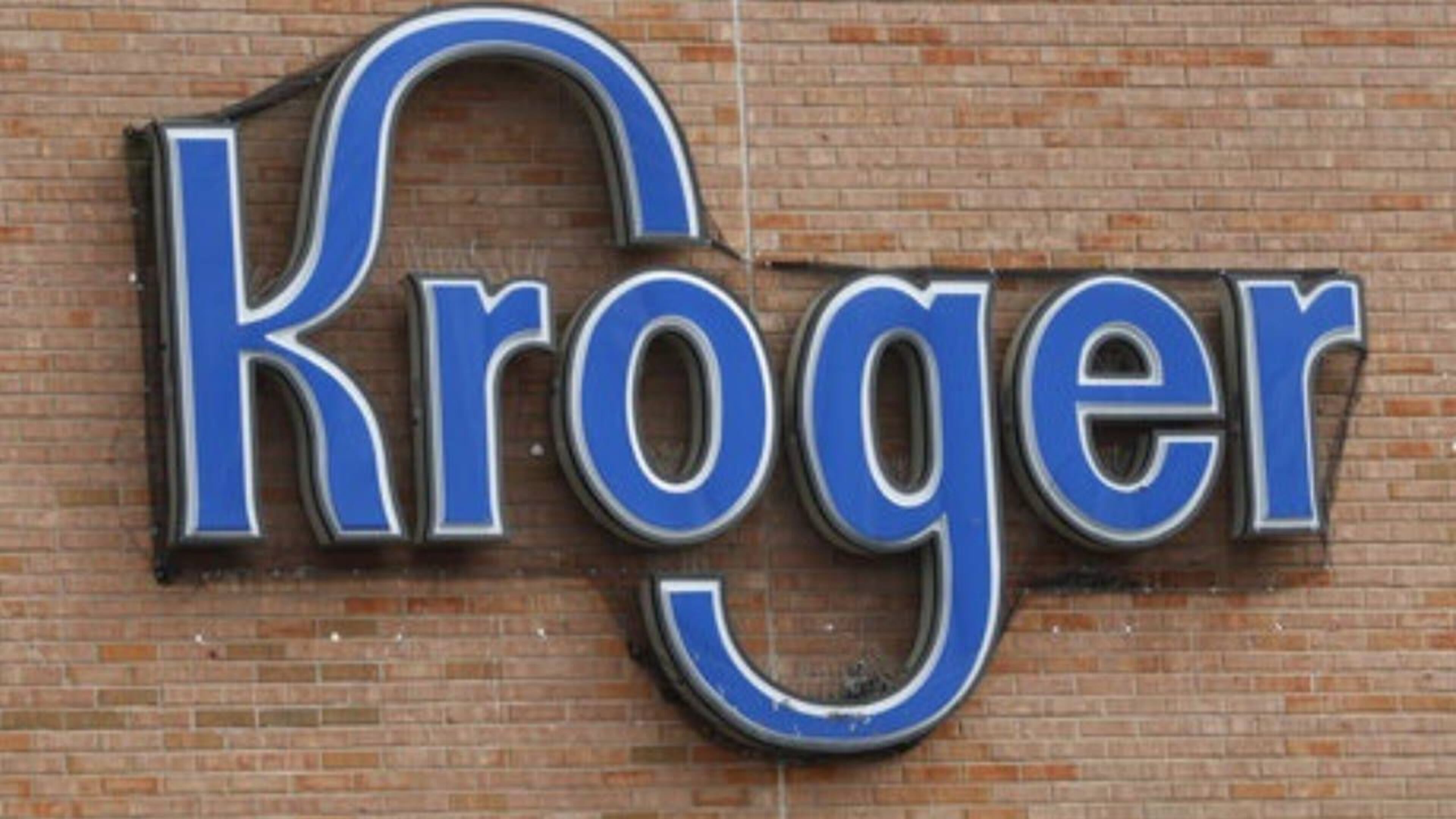 Kroger announced a new policy requiring employees to wear face masks.