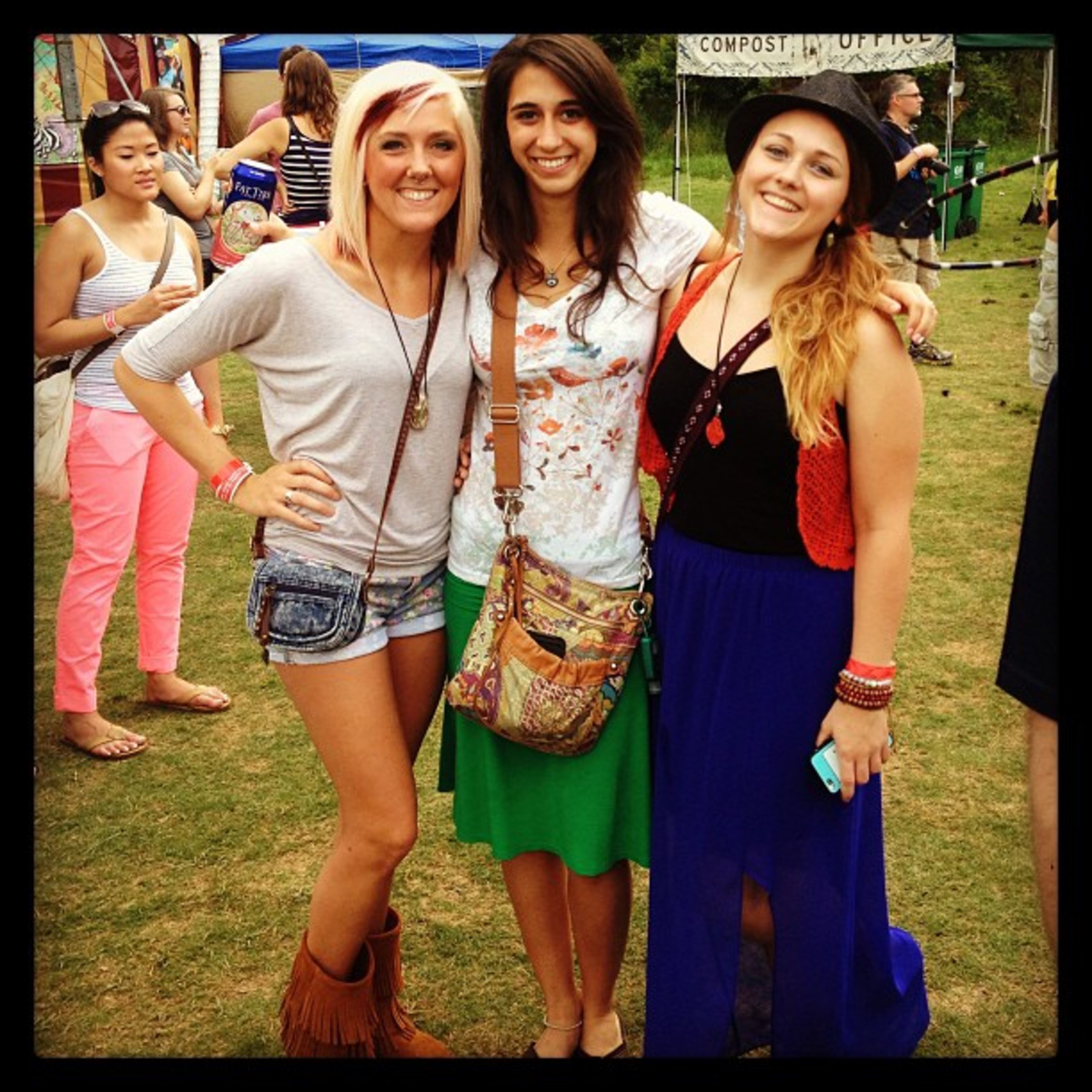 I love these girls! #goodtimes #beerfest #tourdefat #fattire #beatsantique #atl #bestweekendever #lovelyladies @kaleidoeyes @alexis__shmexis -- @hanbanans_21