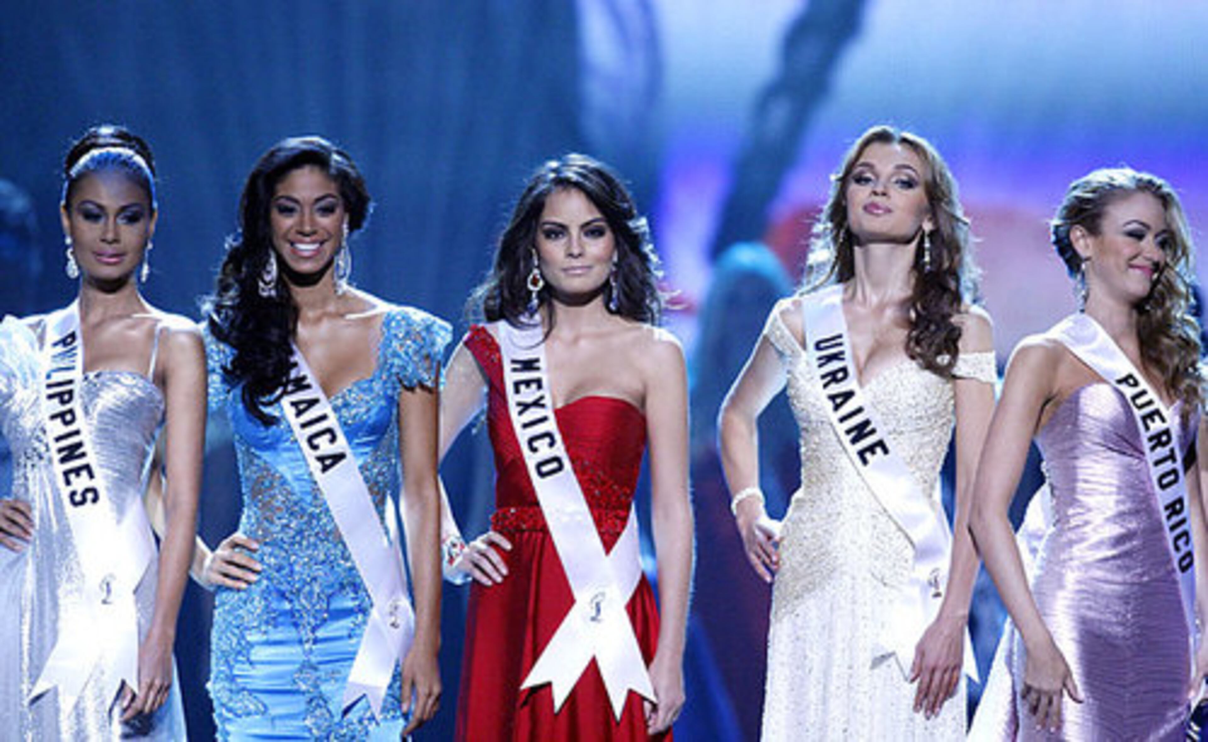 Finalists Miss Philippines Venus Raj, left, Miss Jamaica Yendi Phillips, Miss Mexico Jimena Navarrete, Miss Ukraine Anna Poslavska and Miss Puerto Rico Mariana Paola Vicente compete.