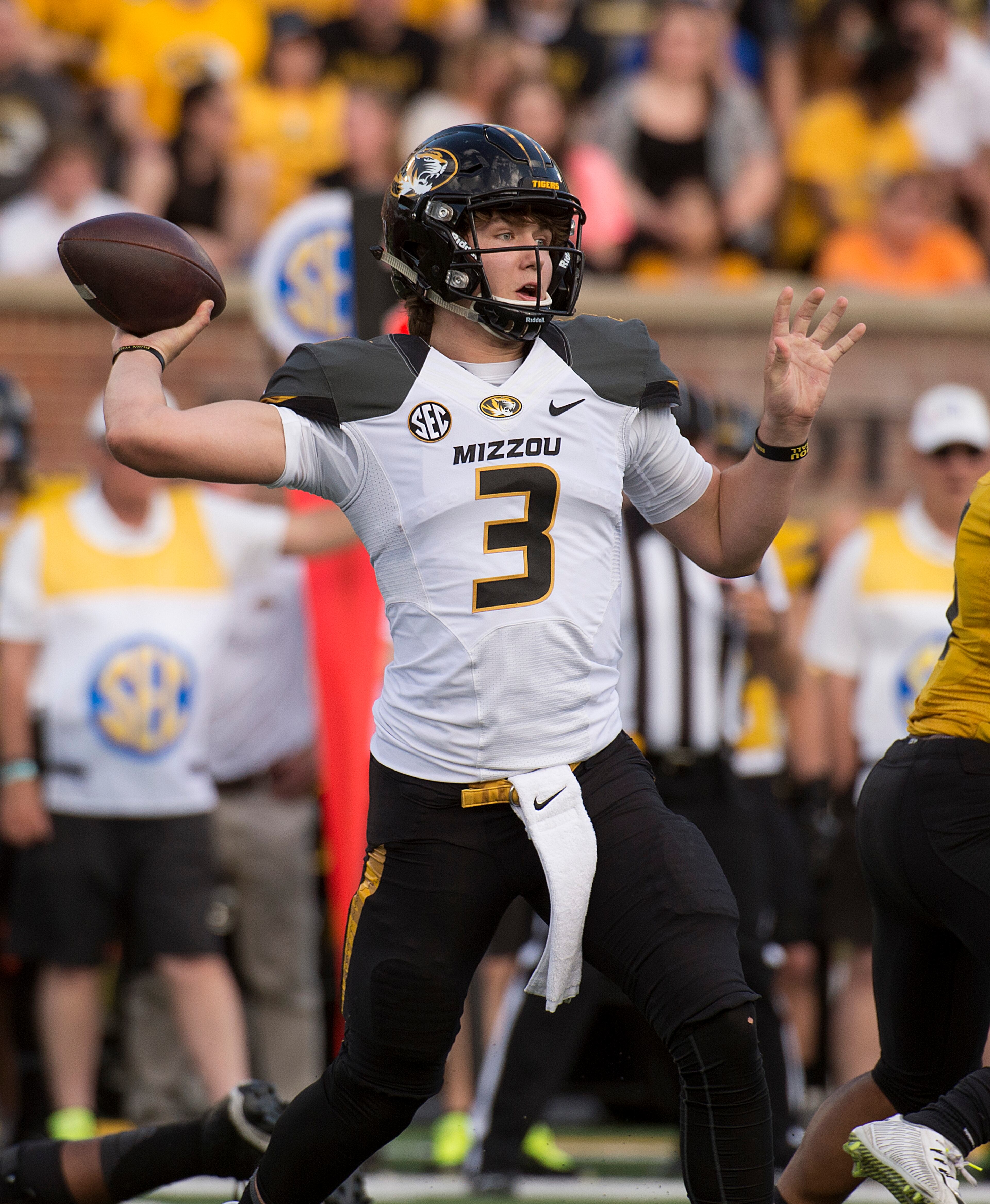 Missouri quarterback Drew Lock throws a pass during an NCAA college spring football game Saturday, April 16, 2016, in Columbia, Mo. (AP Photo/L.G. Patterson)