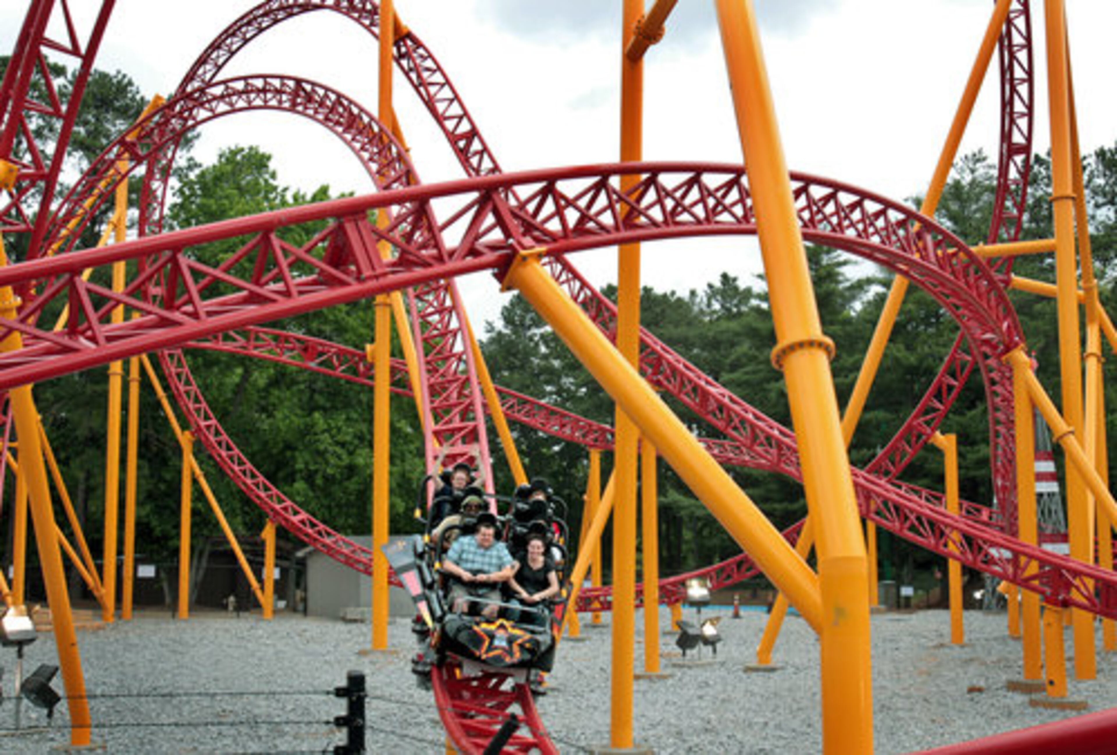 The Dare Devil Dive sends riders upside down three times, including a diving loop, barrel roll and immelmen inversion.