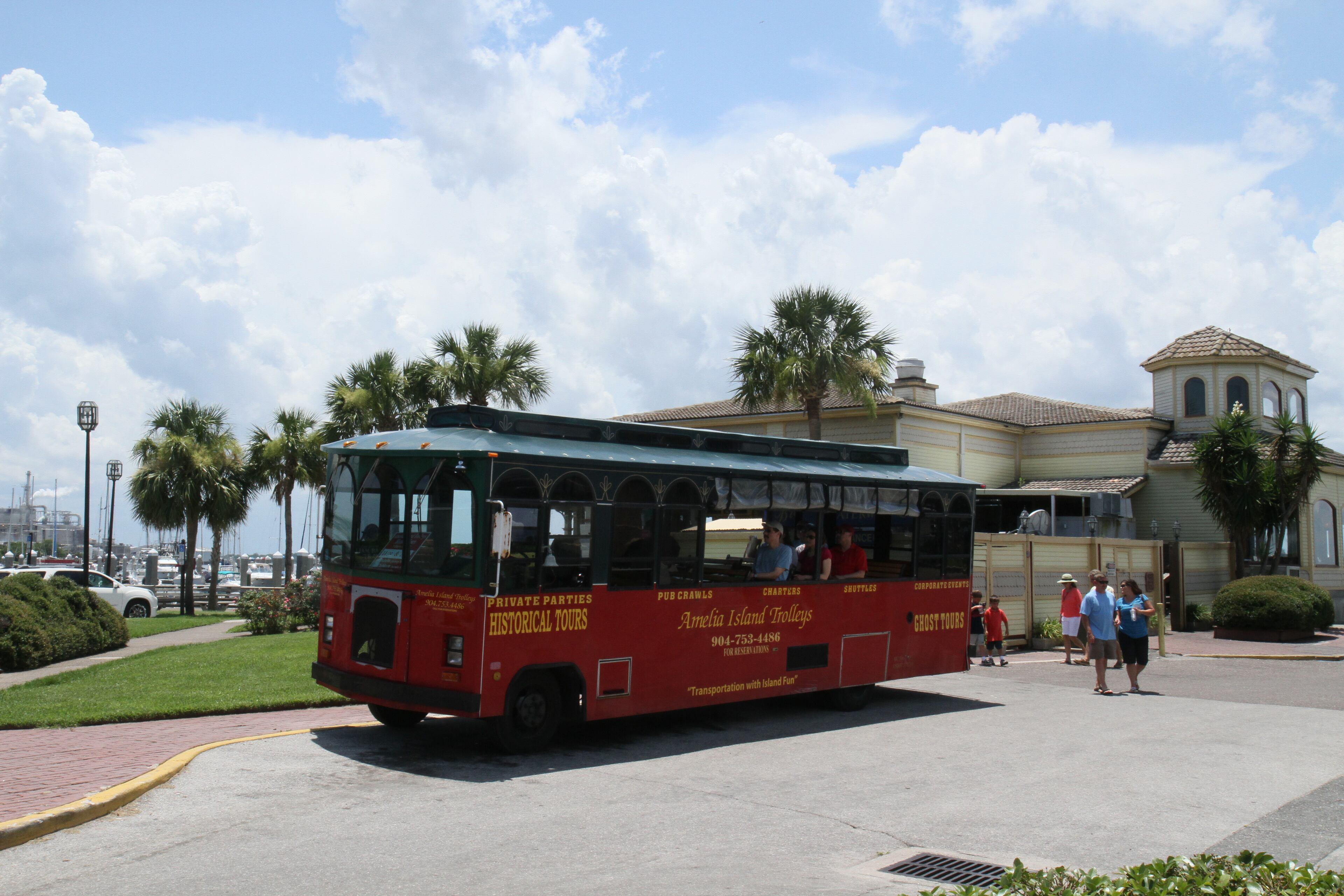 It's that time of the year, time to hit the open road with the family for a trip to the beach.