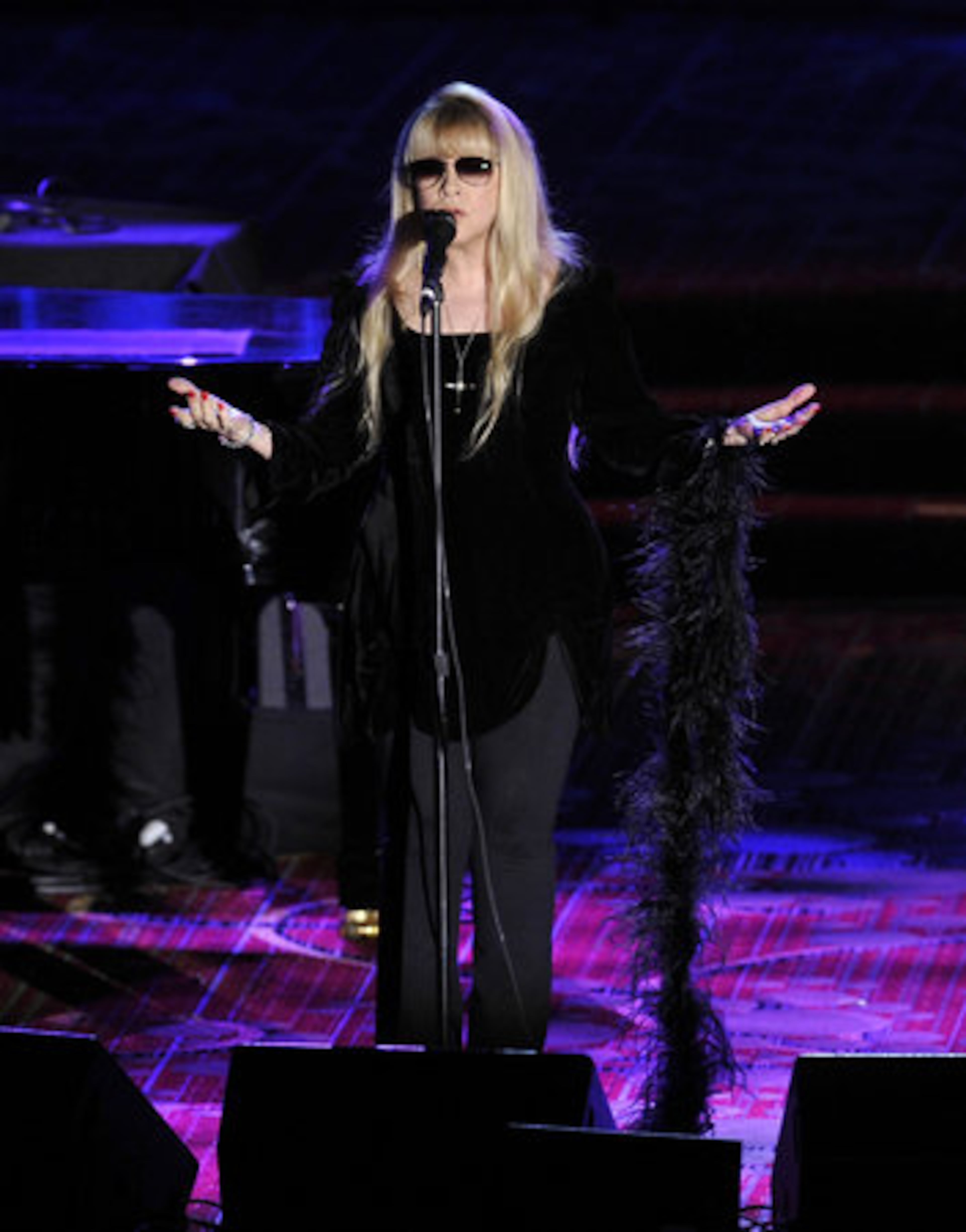Among the night's highlights was singer Stevie Nicks's rendition of "The Rose."