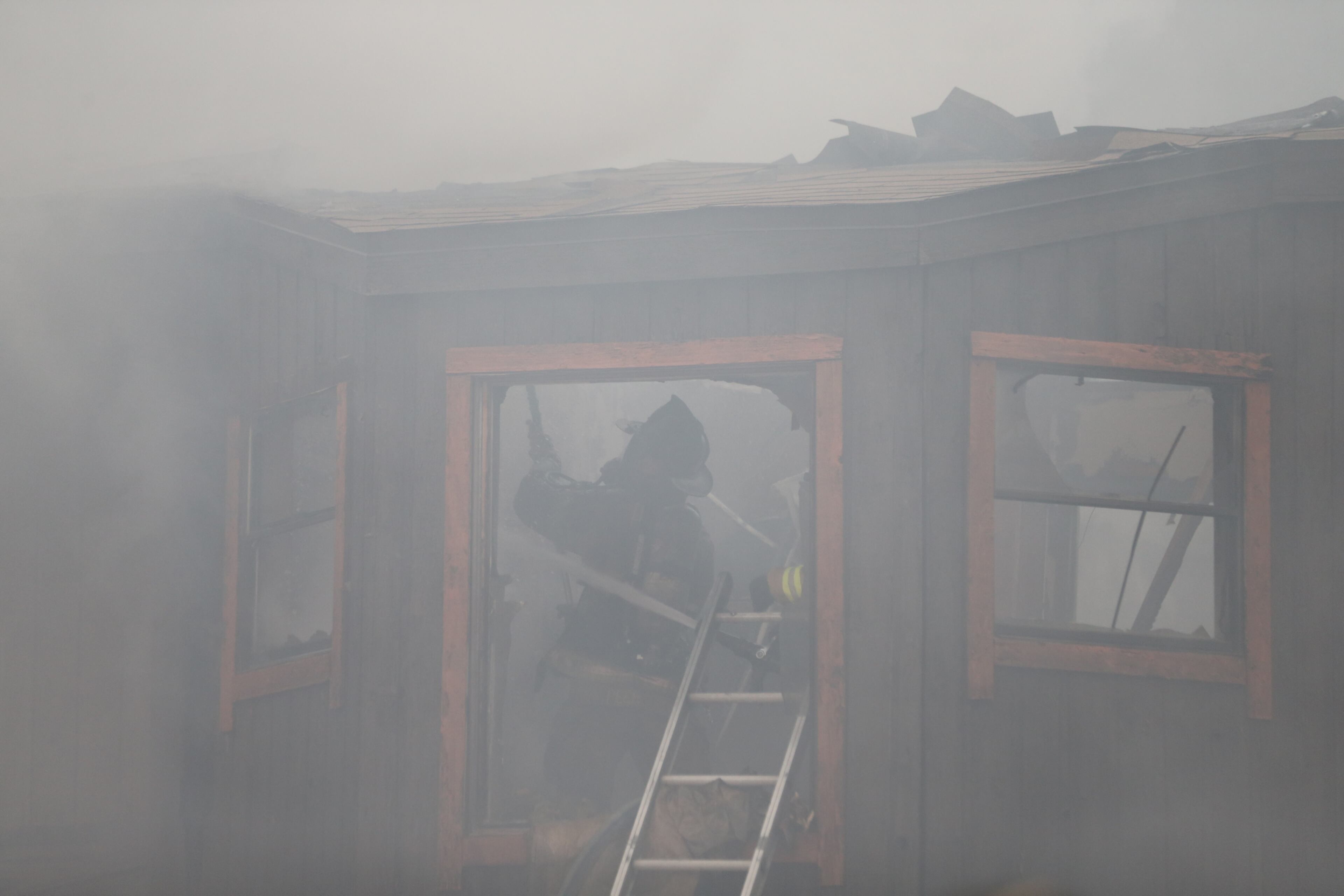 No injuries have been reported in a huge fire that broke out before daybreak Monday at an apartment complex in south DeKalb County.Channel 2 Action News reportd that the two-alarm blaze was reported around 5:30 a.m. in a three-story building at the Walden Pond complex on Shellbark Road, just north of I-20 between Panola and Wesley Chapel roads.The fire damaged at least five apartments, according to Channel 2. JOHN SPINK / JSPINK@AJC.COM