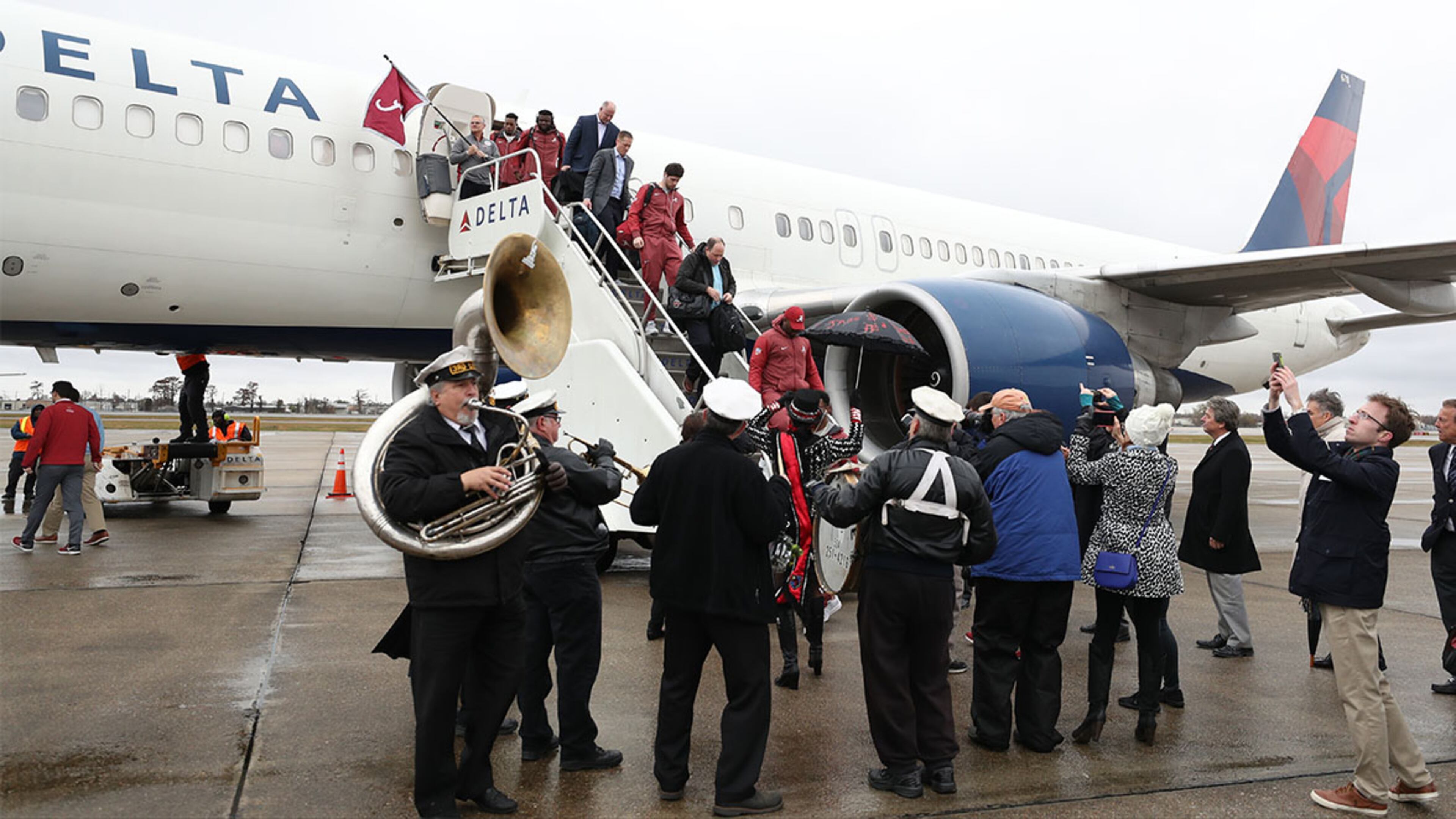 12/27/17 Sugar Bowl Arrival
Team
Photo by Kent Gidley