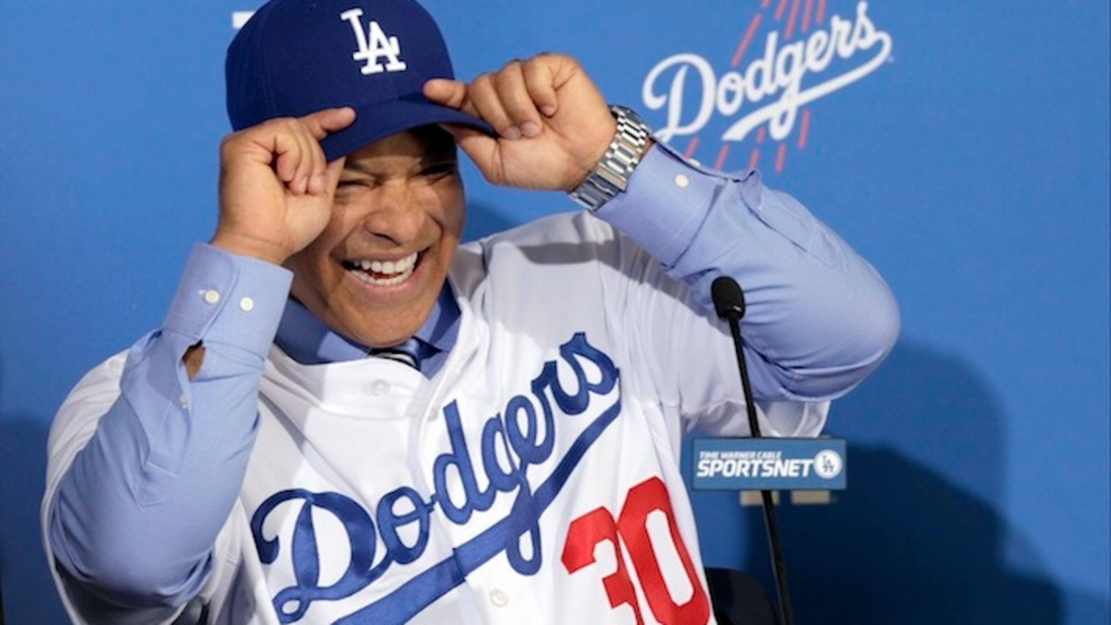 Los Angeles Dodgers Dave Roberts is officially introduced as the first minority manager in franchise history at Dodger Stadium in Los Angeles Tuesday, Dec. 1, 2015. (AP Photo/NIck Ut)