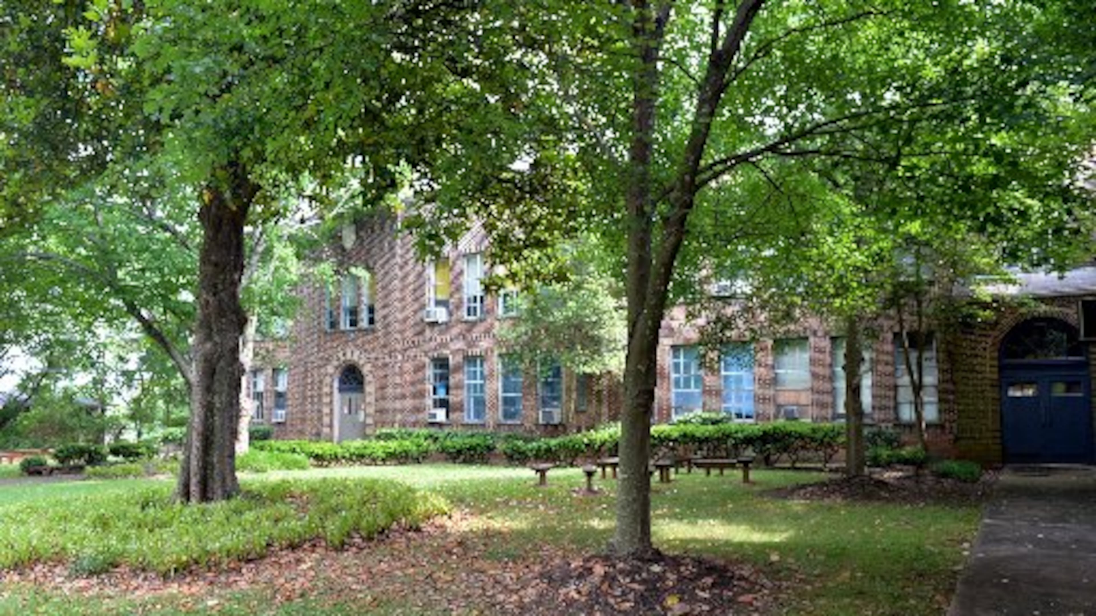 Exterior. KENT D. JOHNSON/KDJOHNSON@AJC.COM