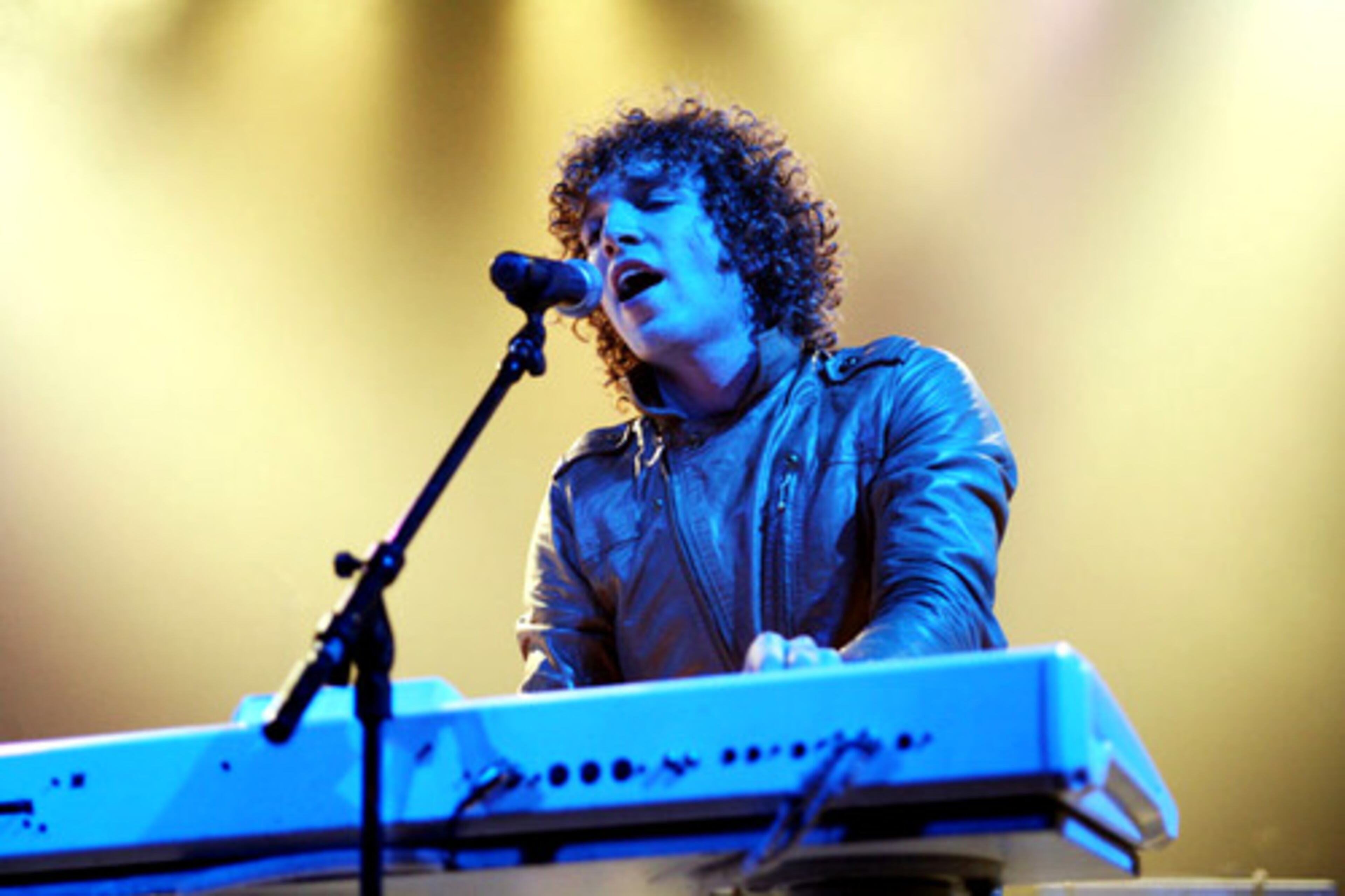 Indie popsters Hot Hot Heat formed in Victoria, British Columbia in 1999. Vocalist Steve Bays sings "Bandages."
