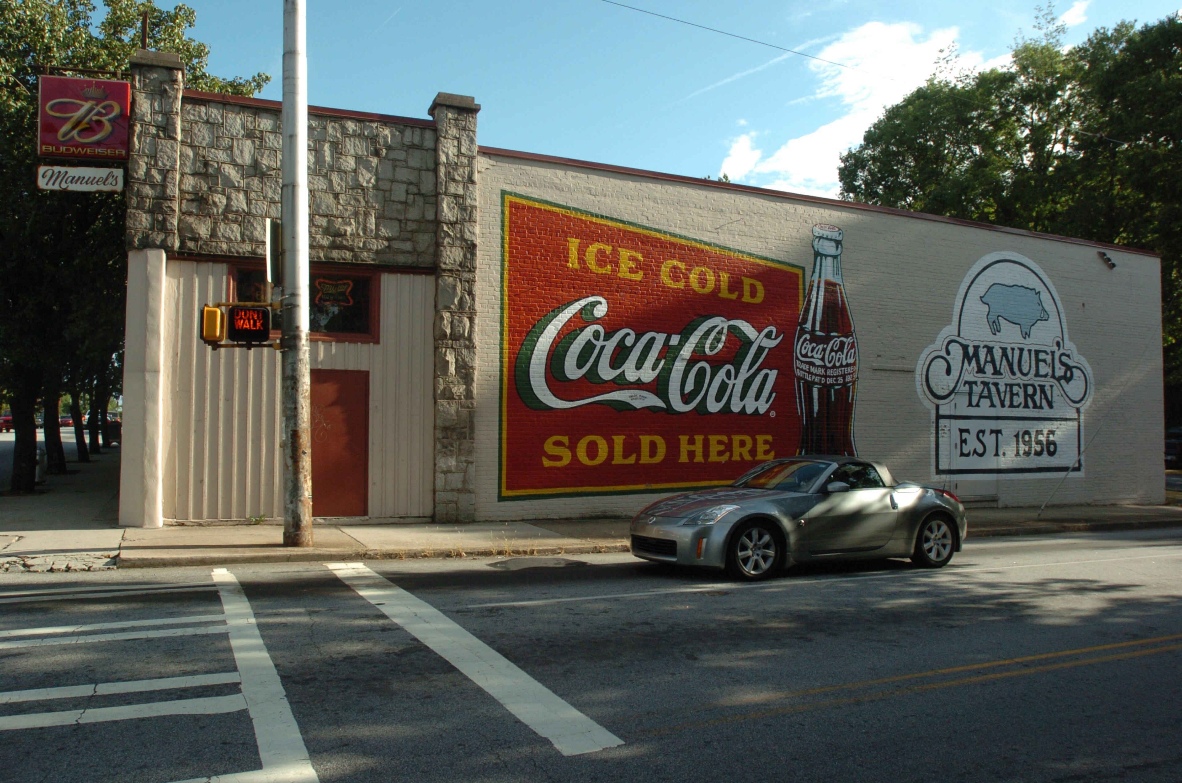 Manuel's Tavern on July 26, 2006. (FRANK NIEMEIR/Staff)